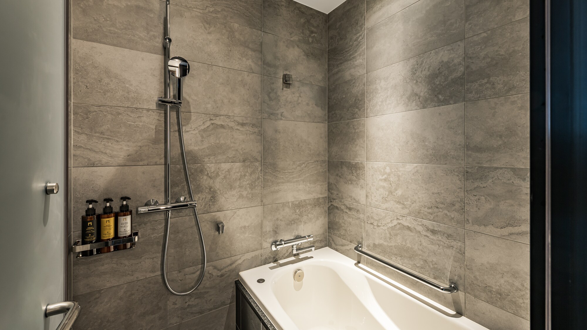 Essential Hollywood Twin/Triple Non-Smoking 30 sq m: Bathroom