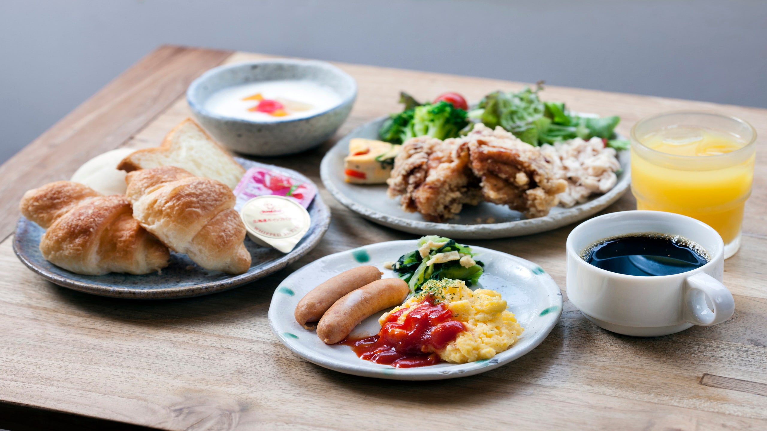 Start your day with breakfast! (Image of Western-style food)
