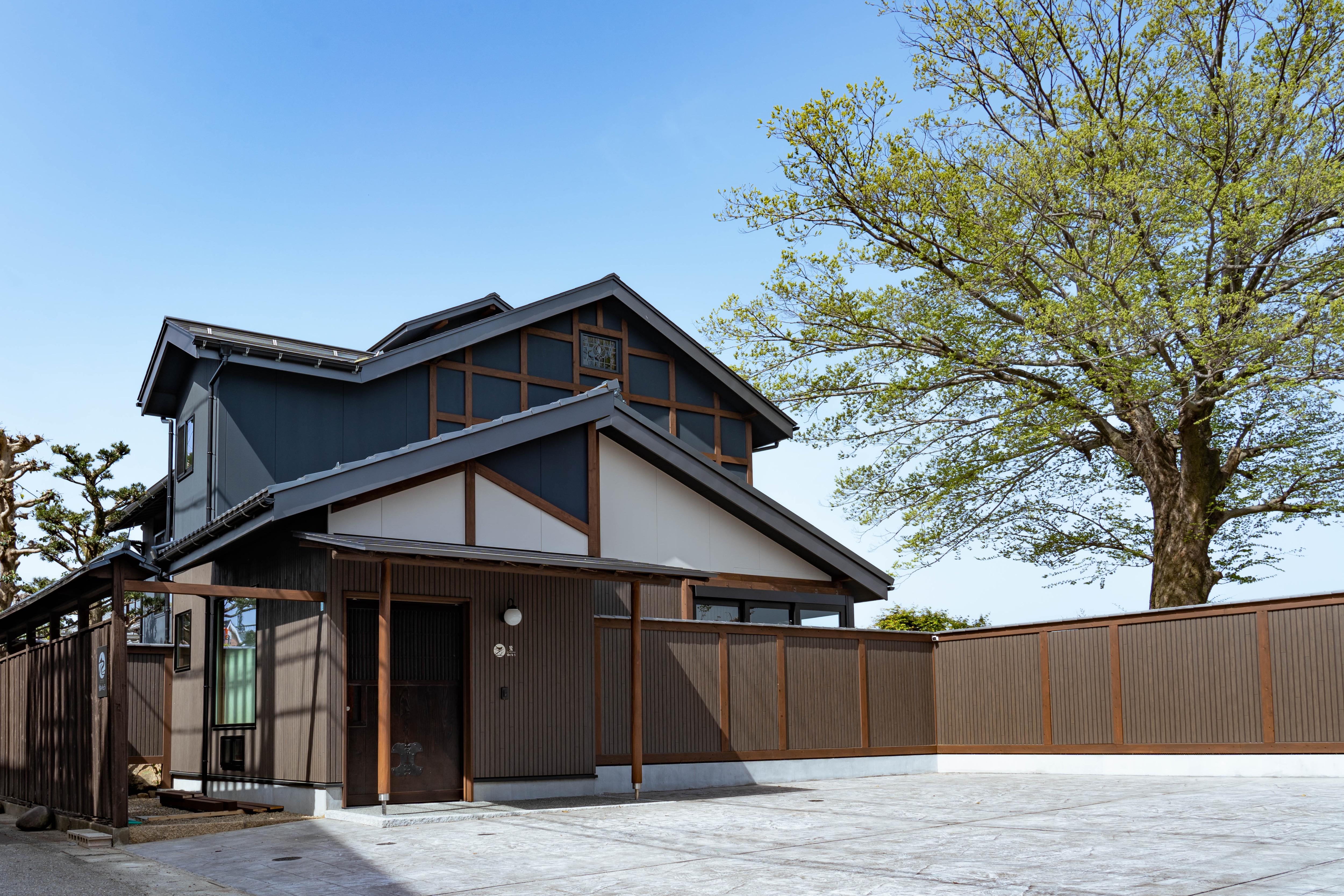 Nightingale (uguisu) daytime exterior