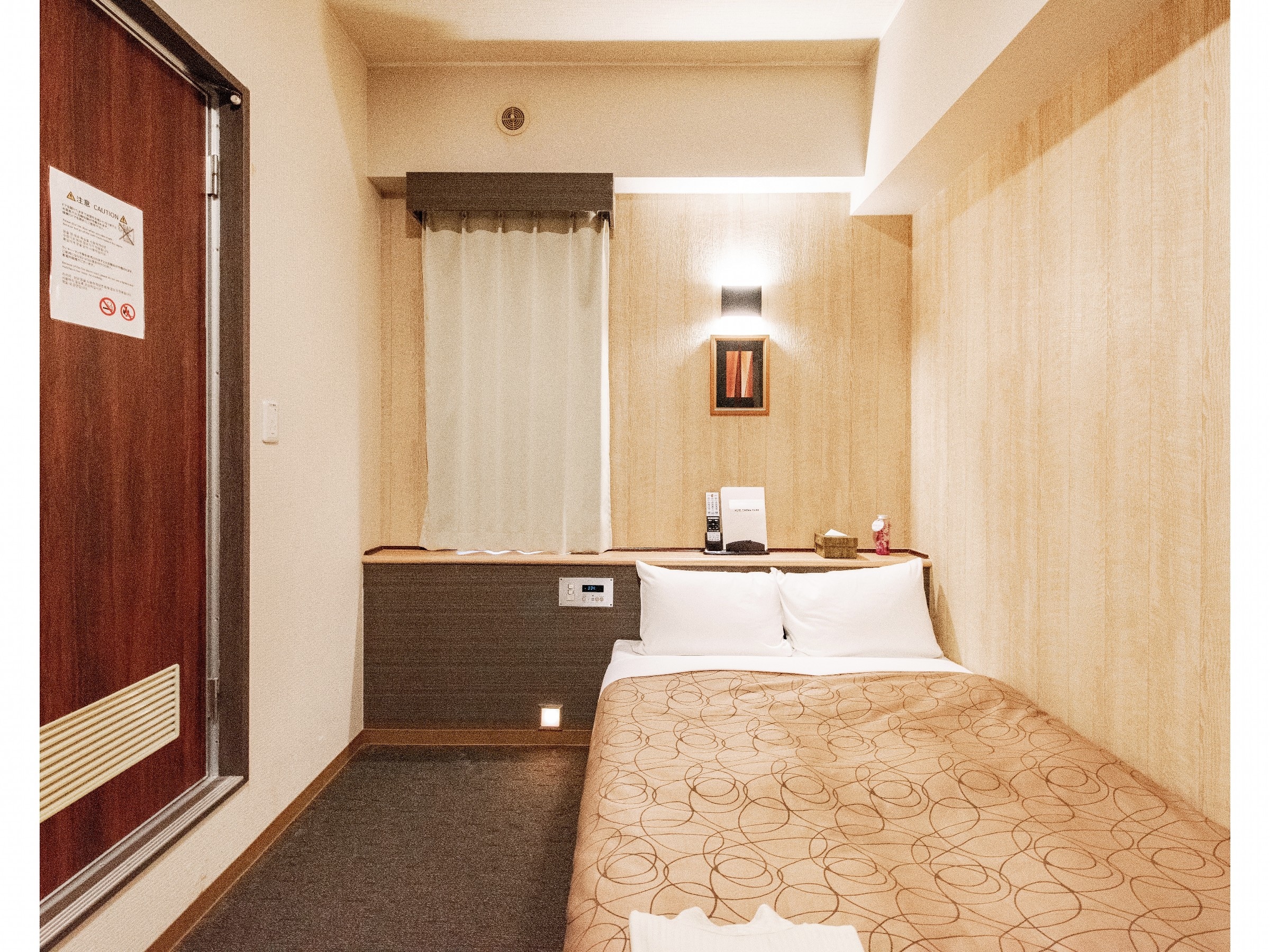 Main building: non-smoking semi-double room