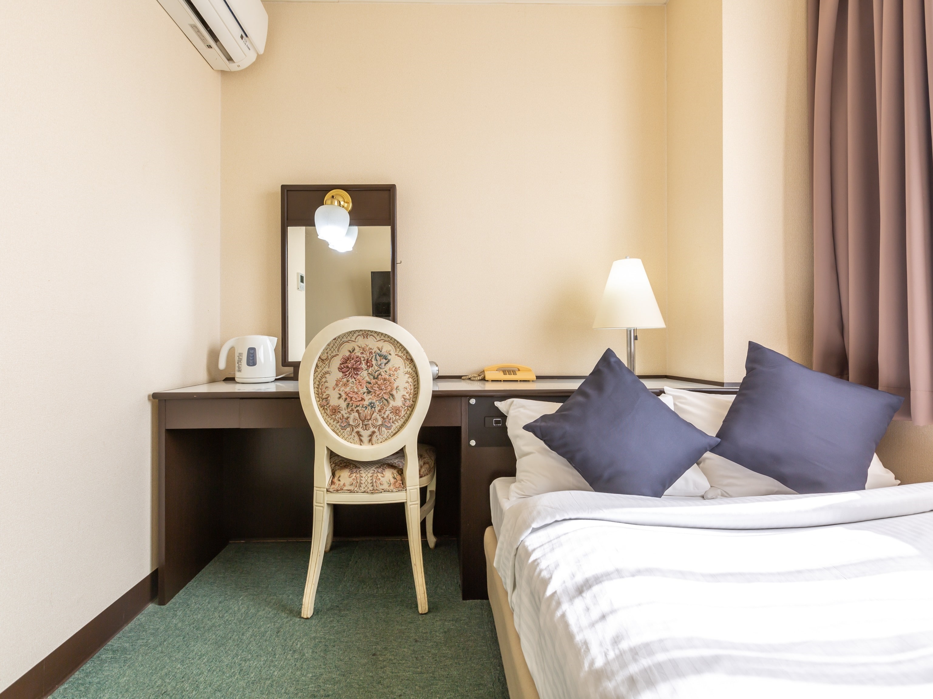 Semi-double room 1
