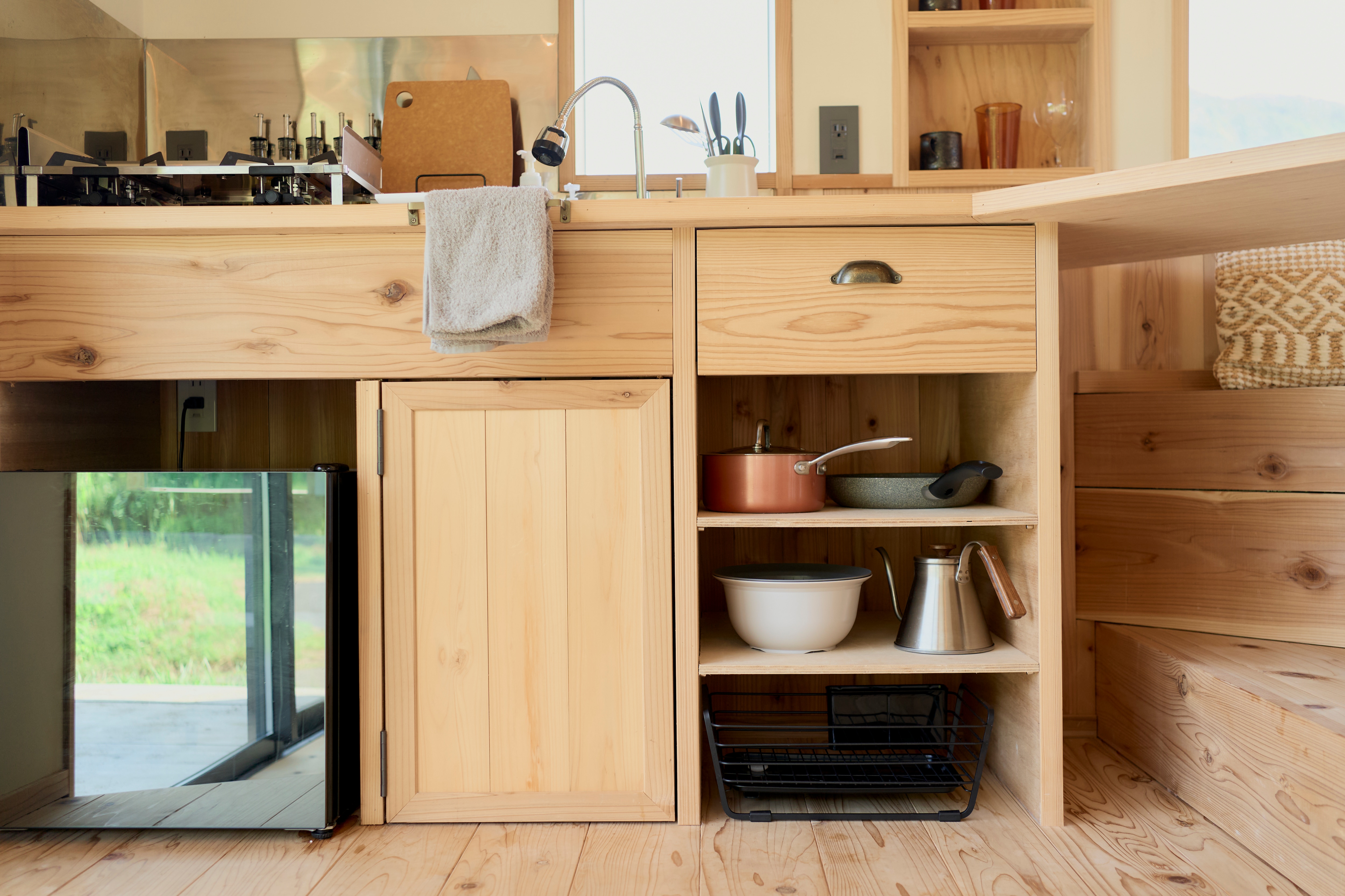 Hut-nest-