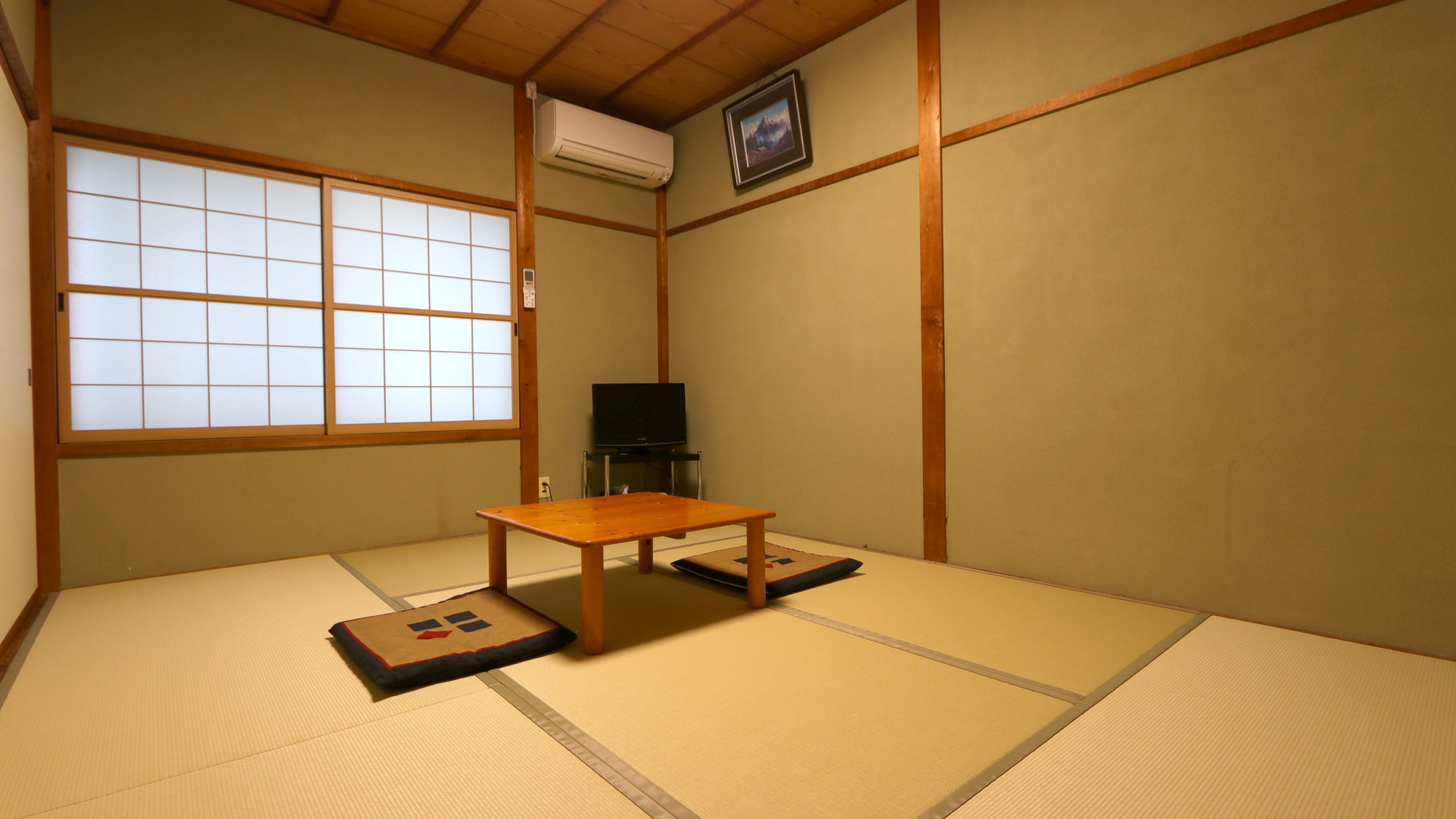[6 tatami Japanese style room] Convenient for use by a small number of people