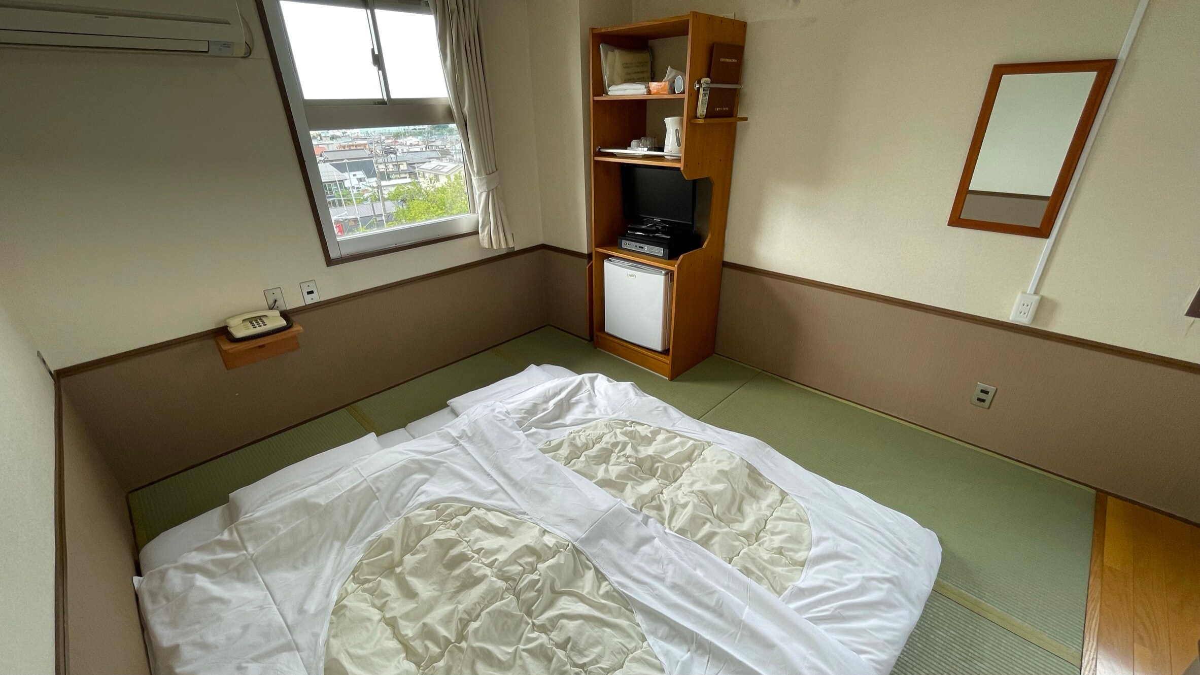 ●Japanese-style 6 tatami non-smoking room