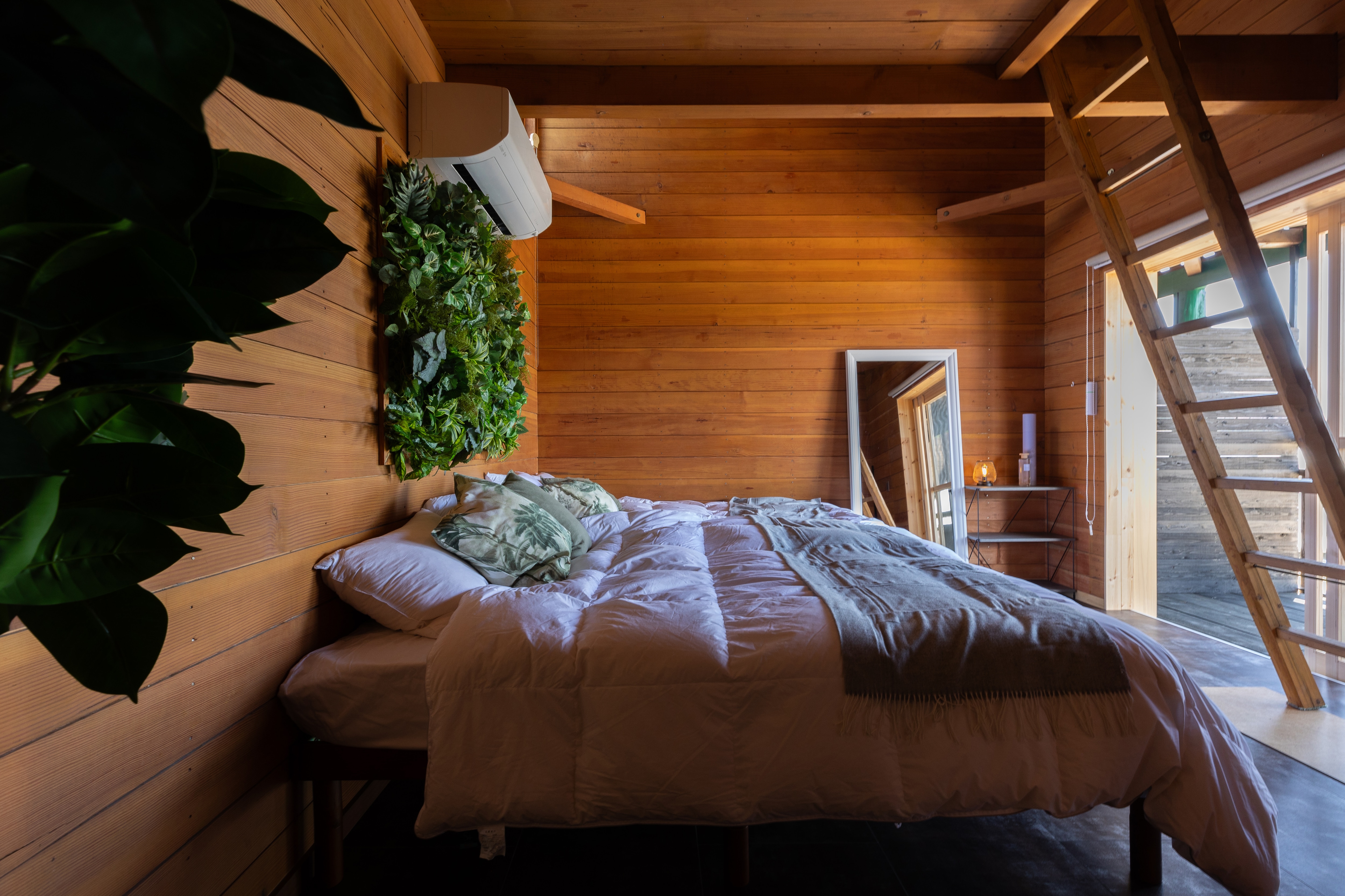 Evergreen Cottage Starboard side