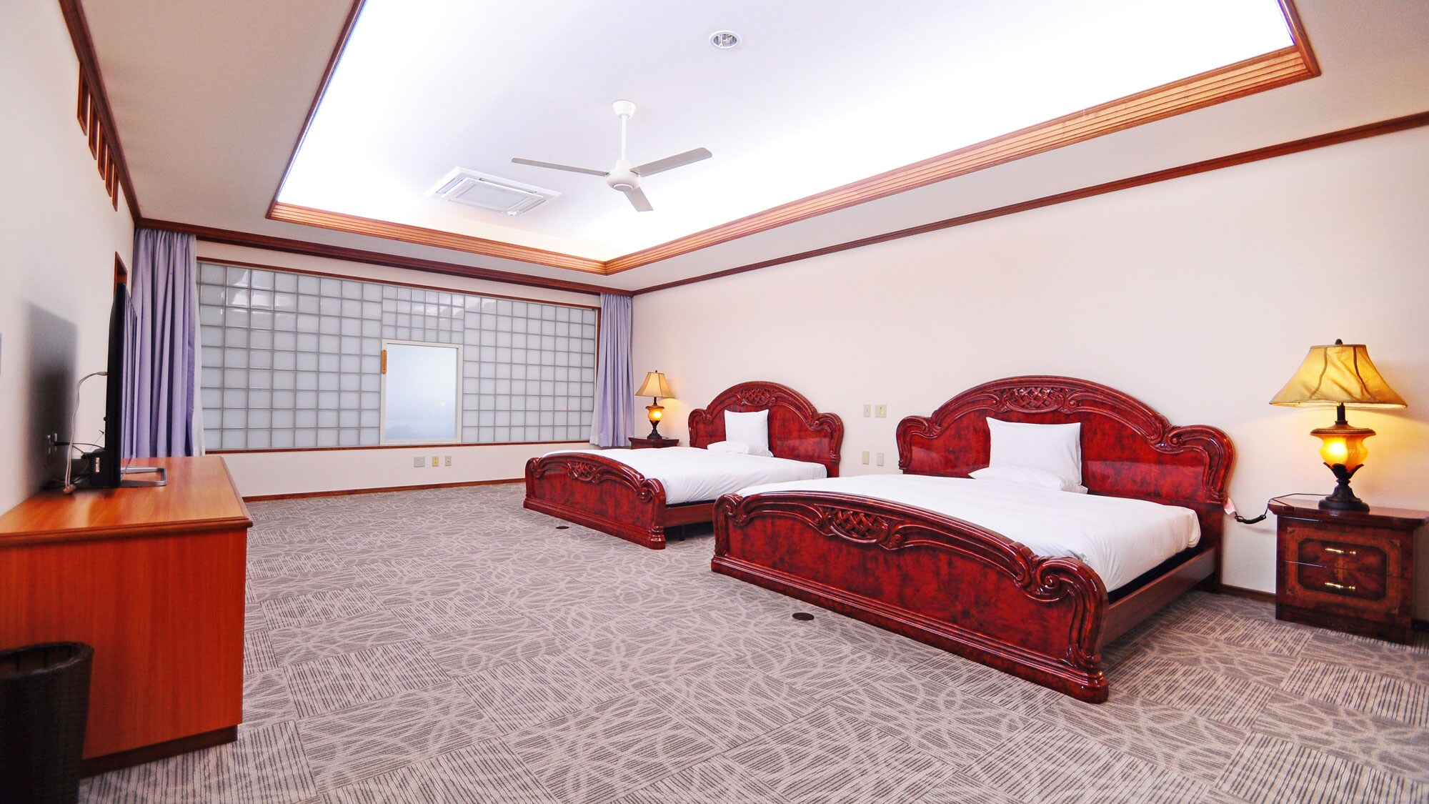 Shishimori [1F Bedroom] 2 double size beds. Beds differ from those in the photo.