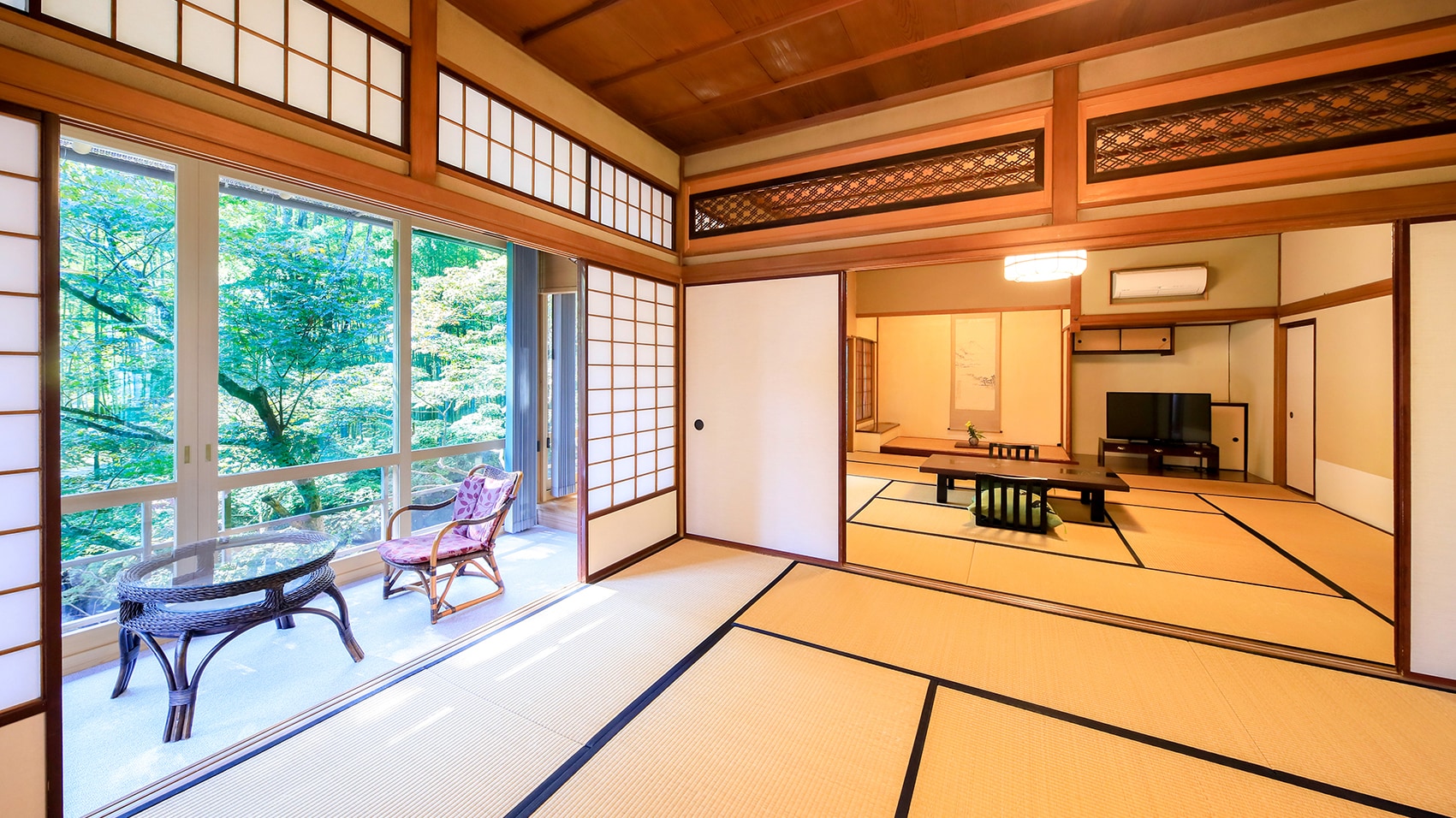 Special Room "Yoshino" - Luxuriously spacious and elegantly designed, this room offers a view of the clear Katsura River.