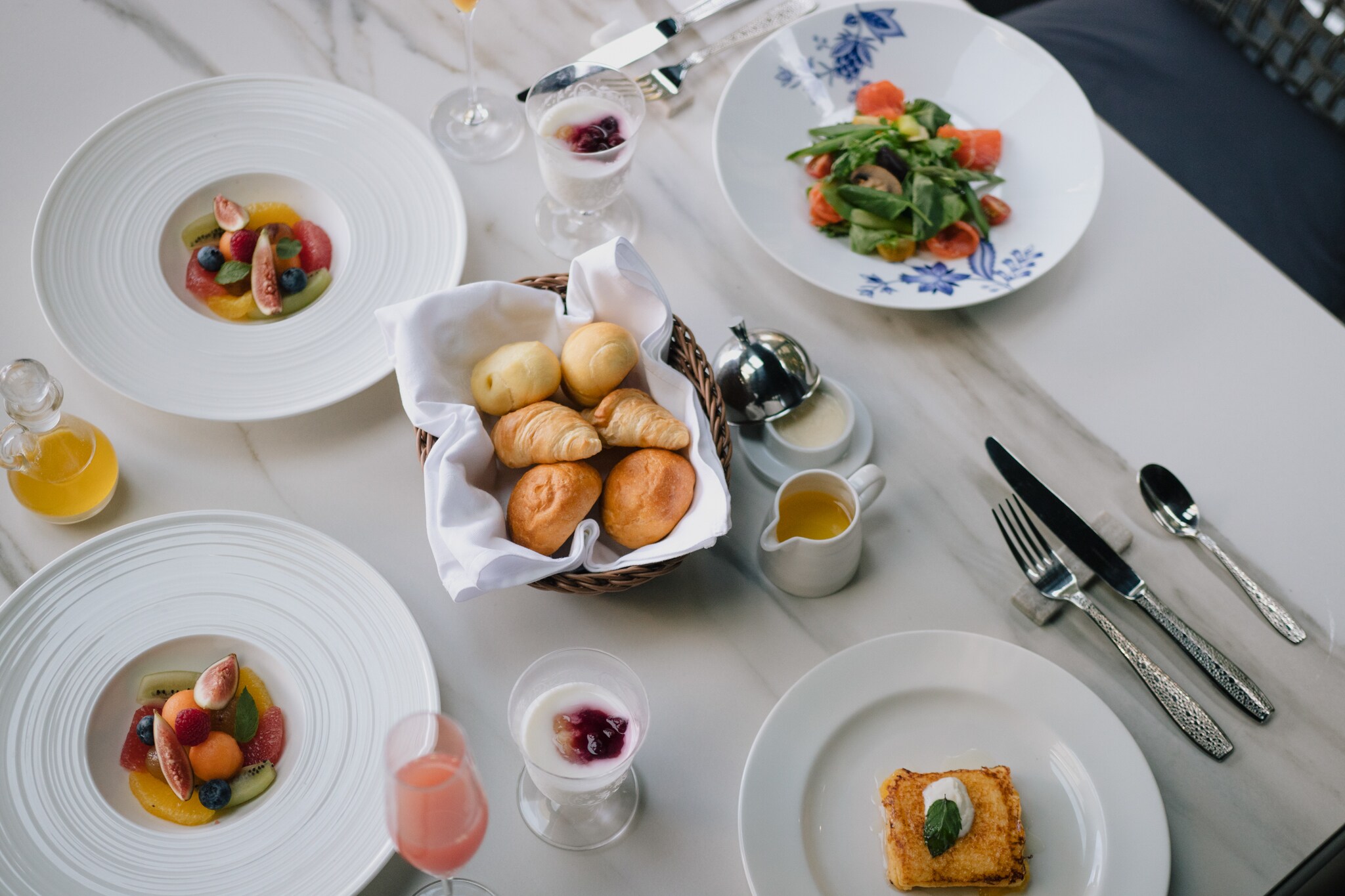 Breakfast (inclusive service)