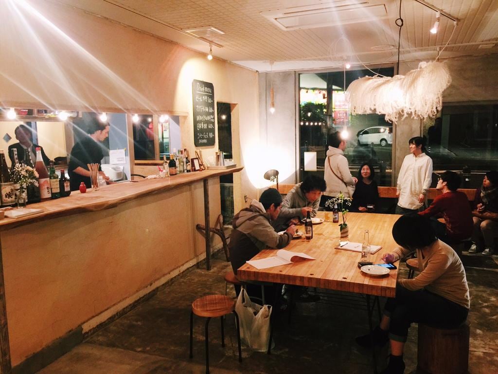1F pub space