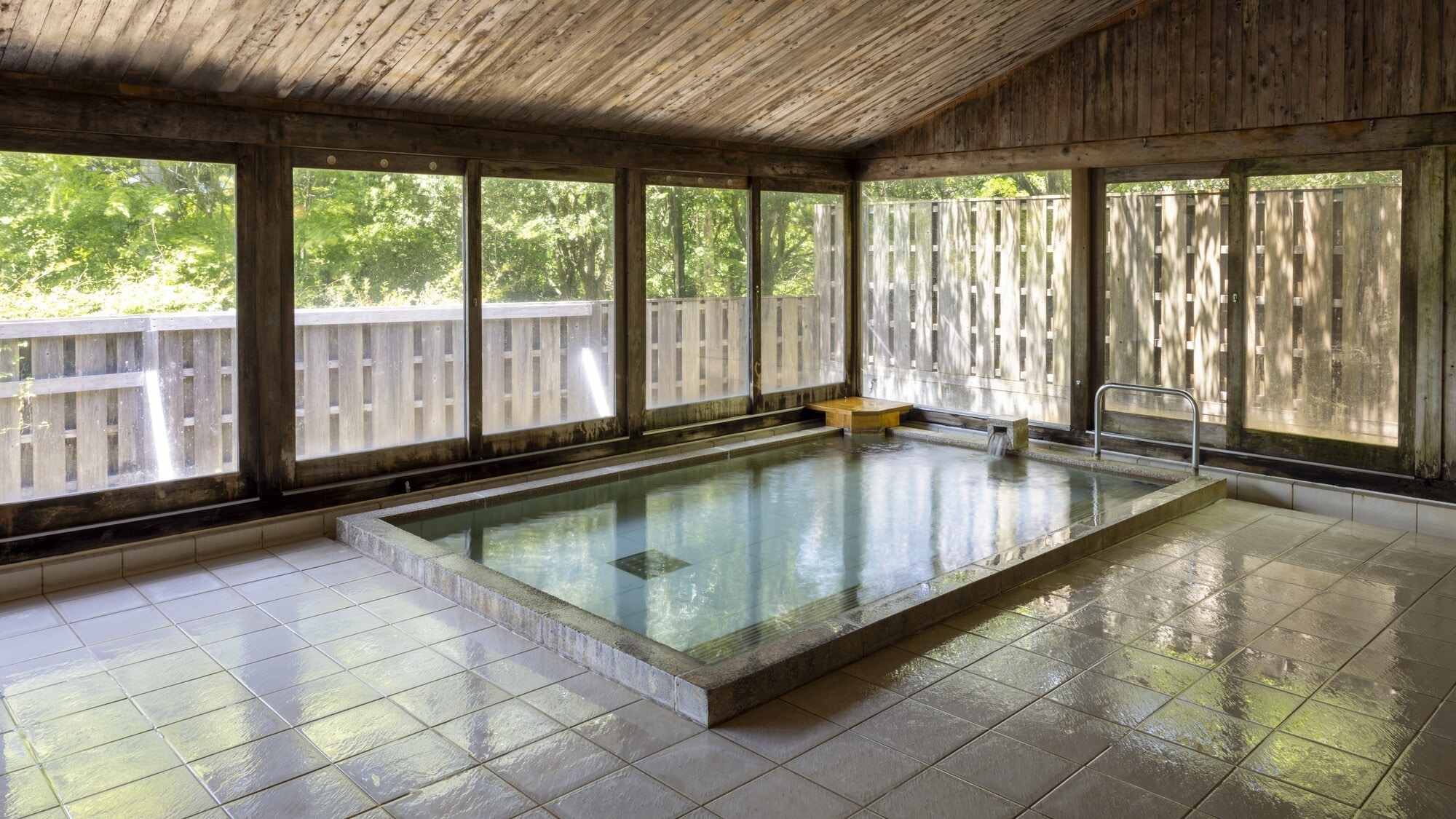 [Large public bath] onsen f
