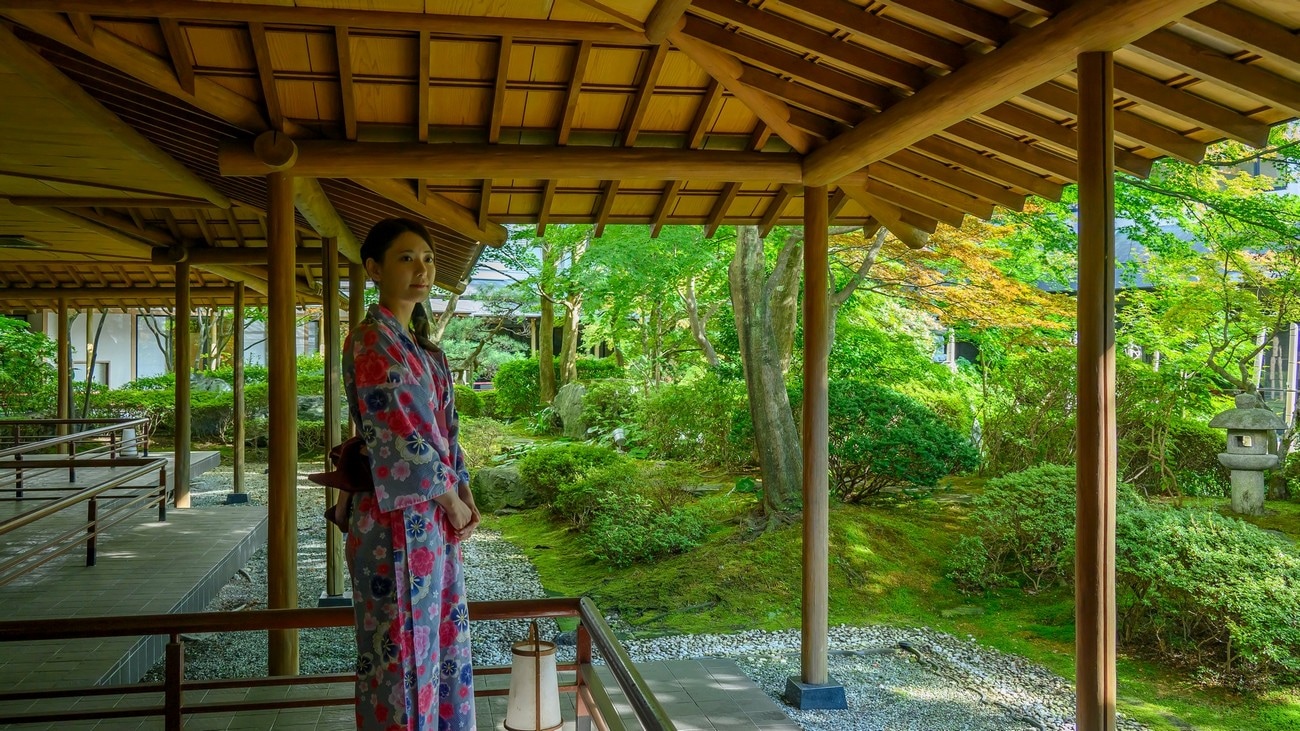 Come see the garden, which has a variety of expressions throughout the year