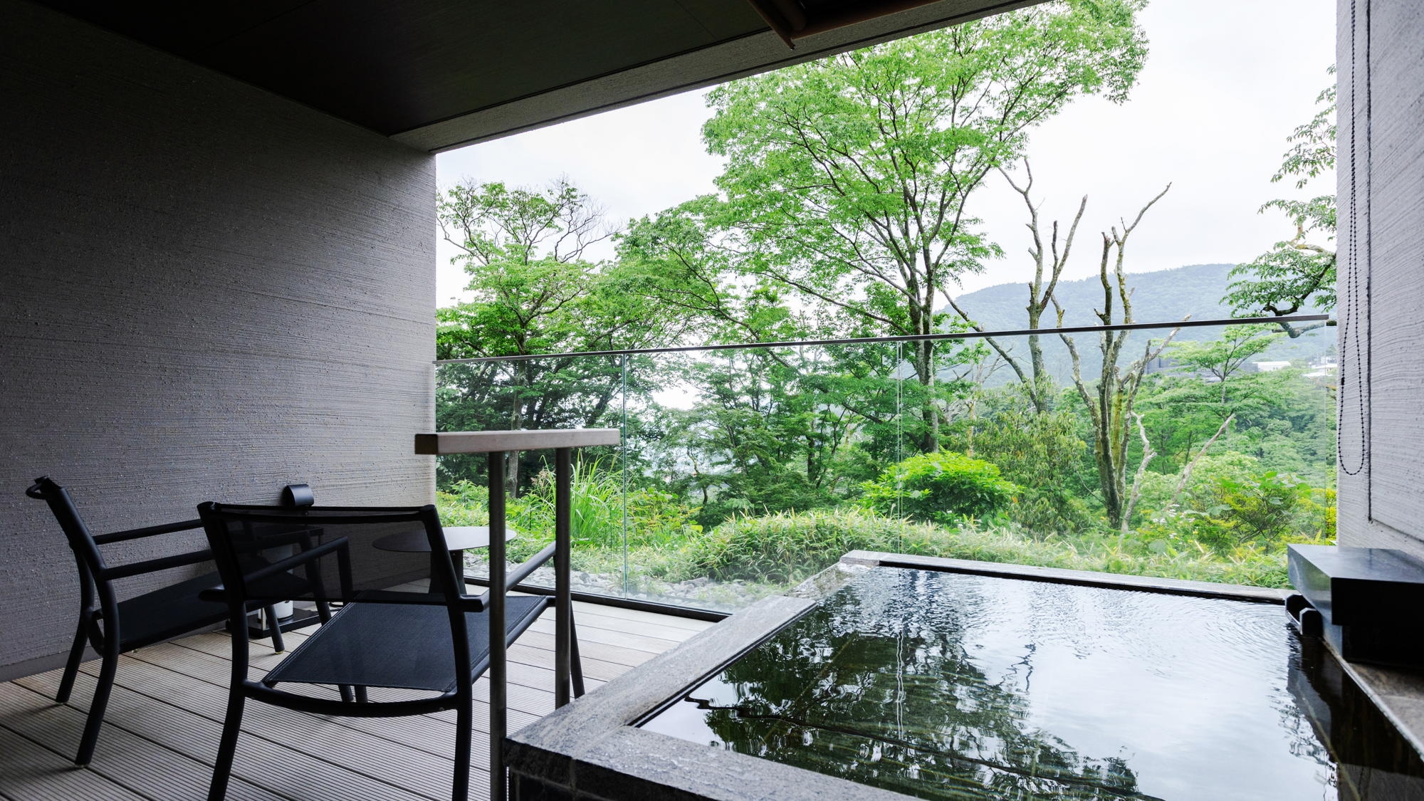 ◆Open-air bath in guest rooms | All rooms have a private open-air hot spring bath on the balcony.