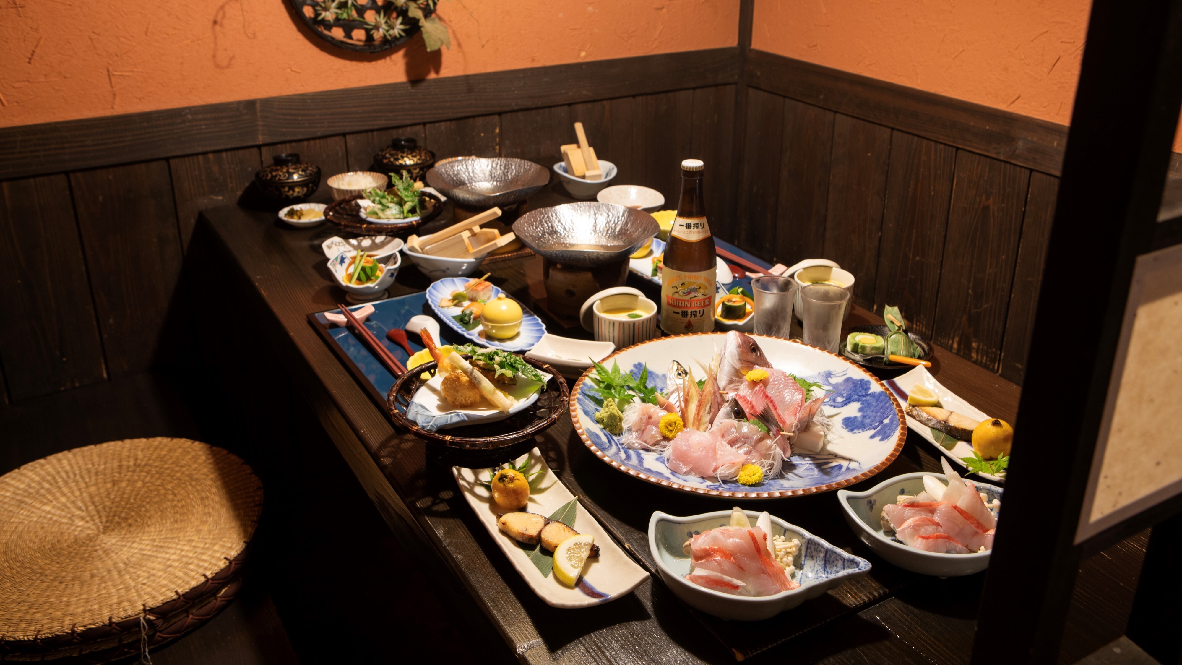 [Semi-private dining room] Please enjoy your meals in the semi-private dining room.