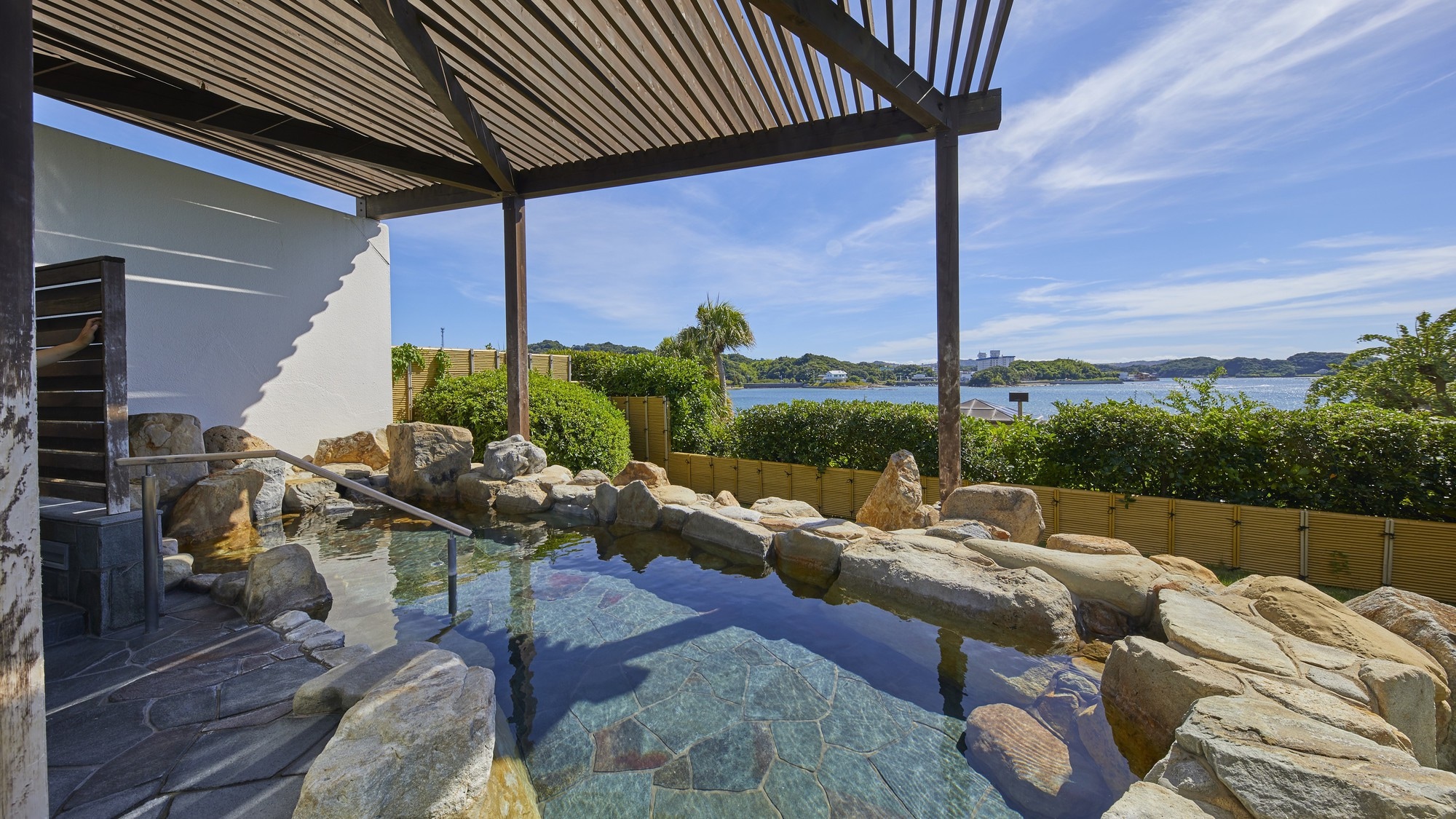 Hot spring: Open-air bath