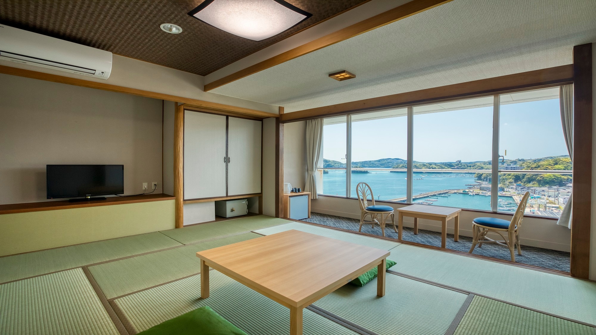 Standard Japanese-style room *An example of a guest room