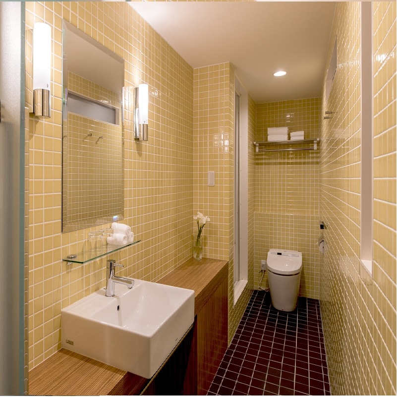 ★ Shower booth