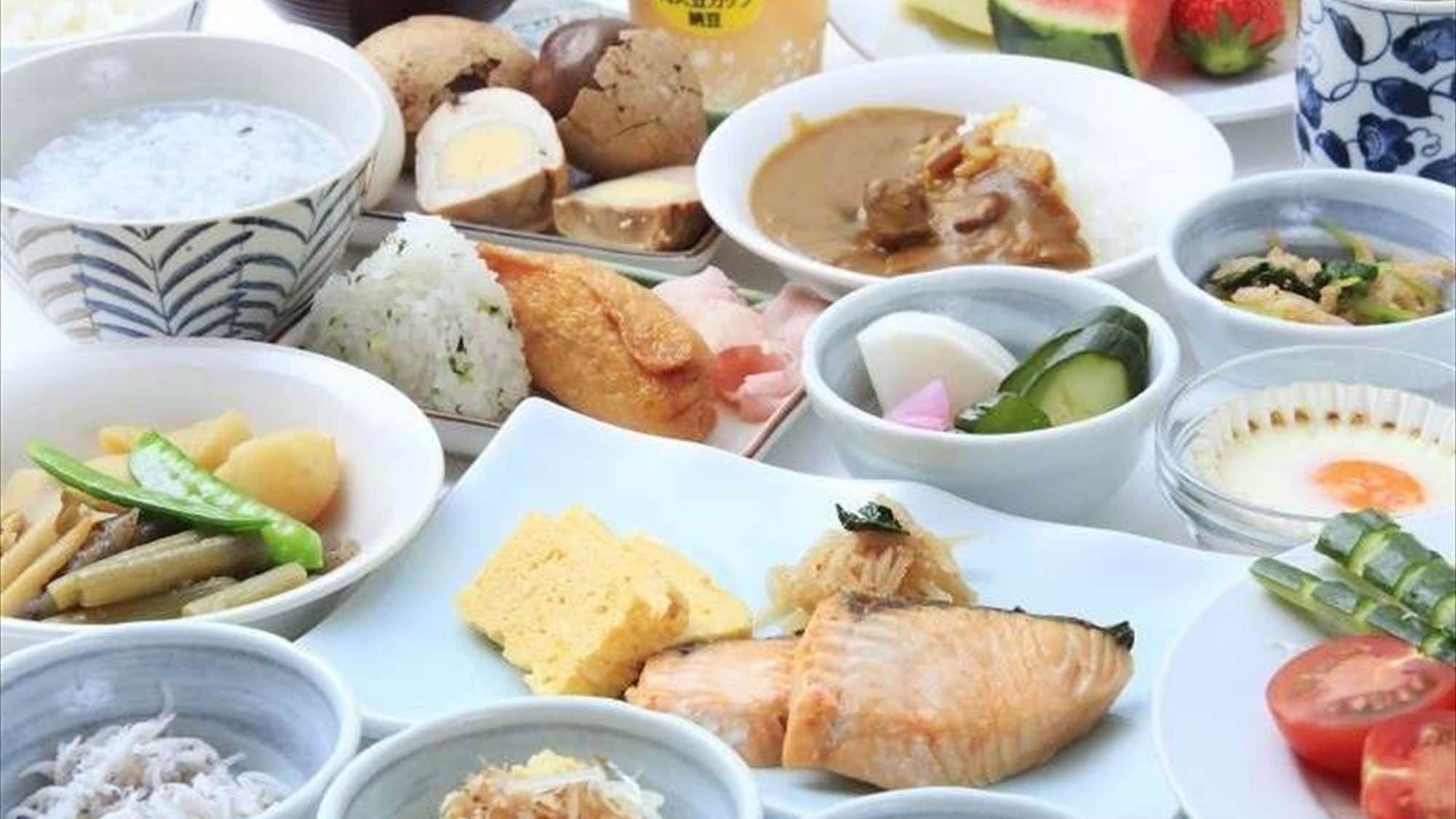 [早餐] 包含日本料理 例：大米是直接從新潟的農民那裡採購的新鮮米飯。