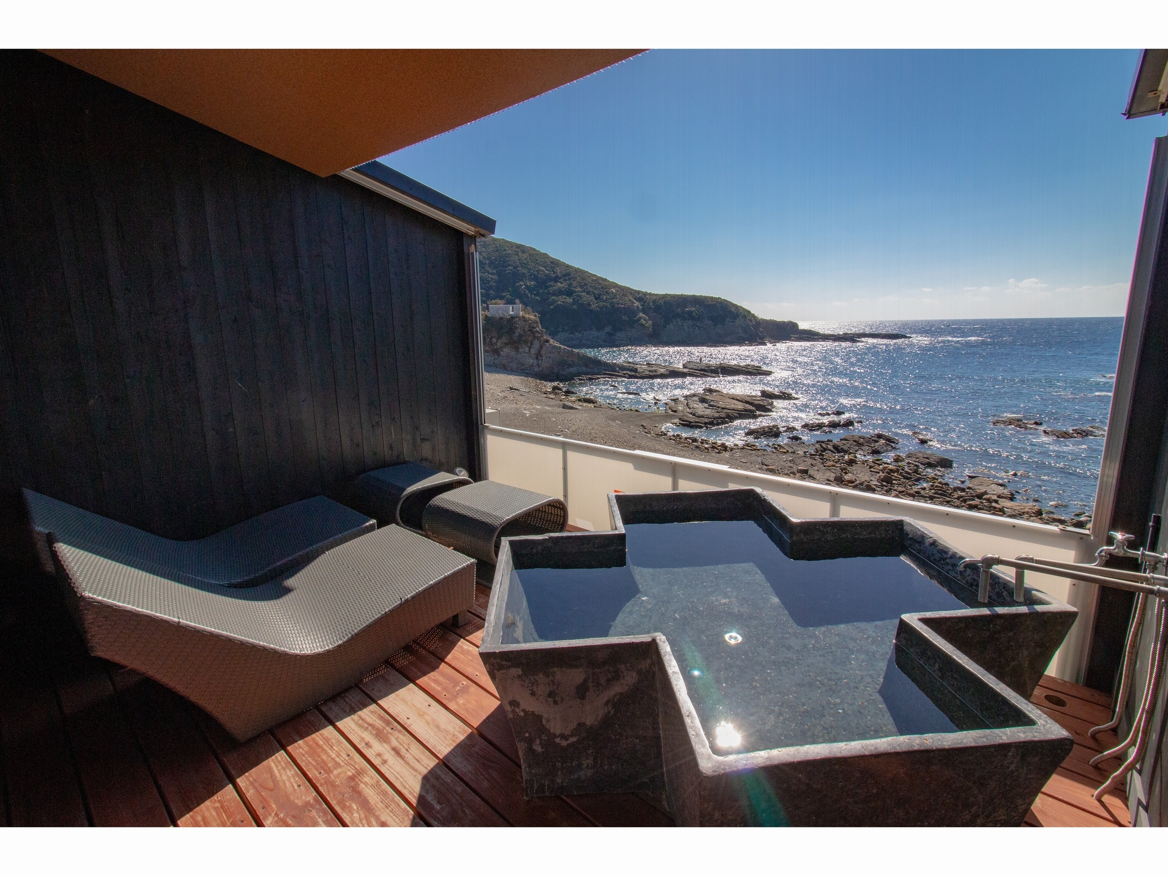 Seaside wing guest room open-air bath