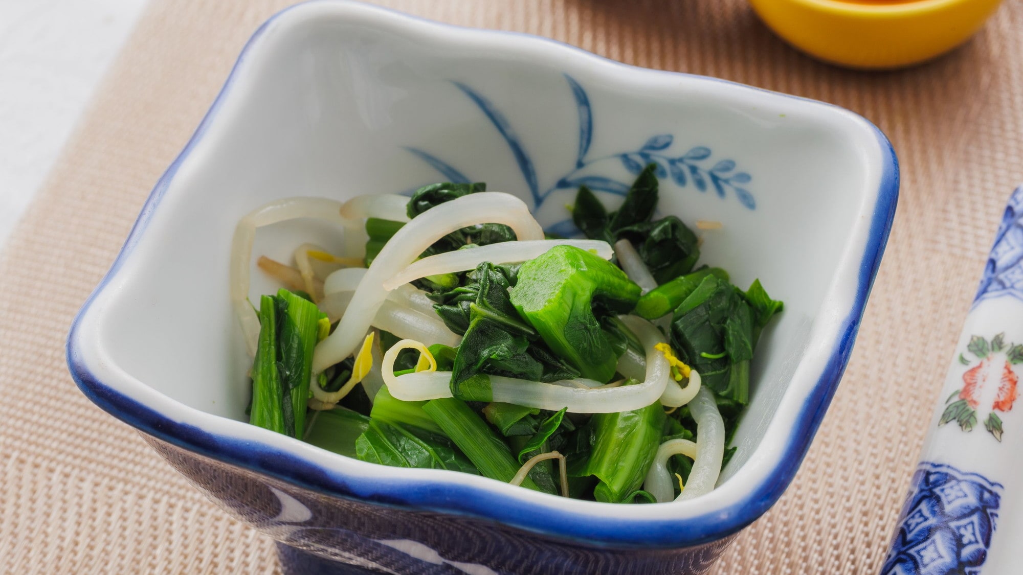 [Japanese Breakfast] Start your morning with freshly cooked rice and light side dishes.