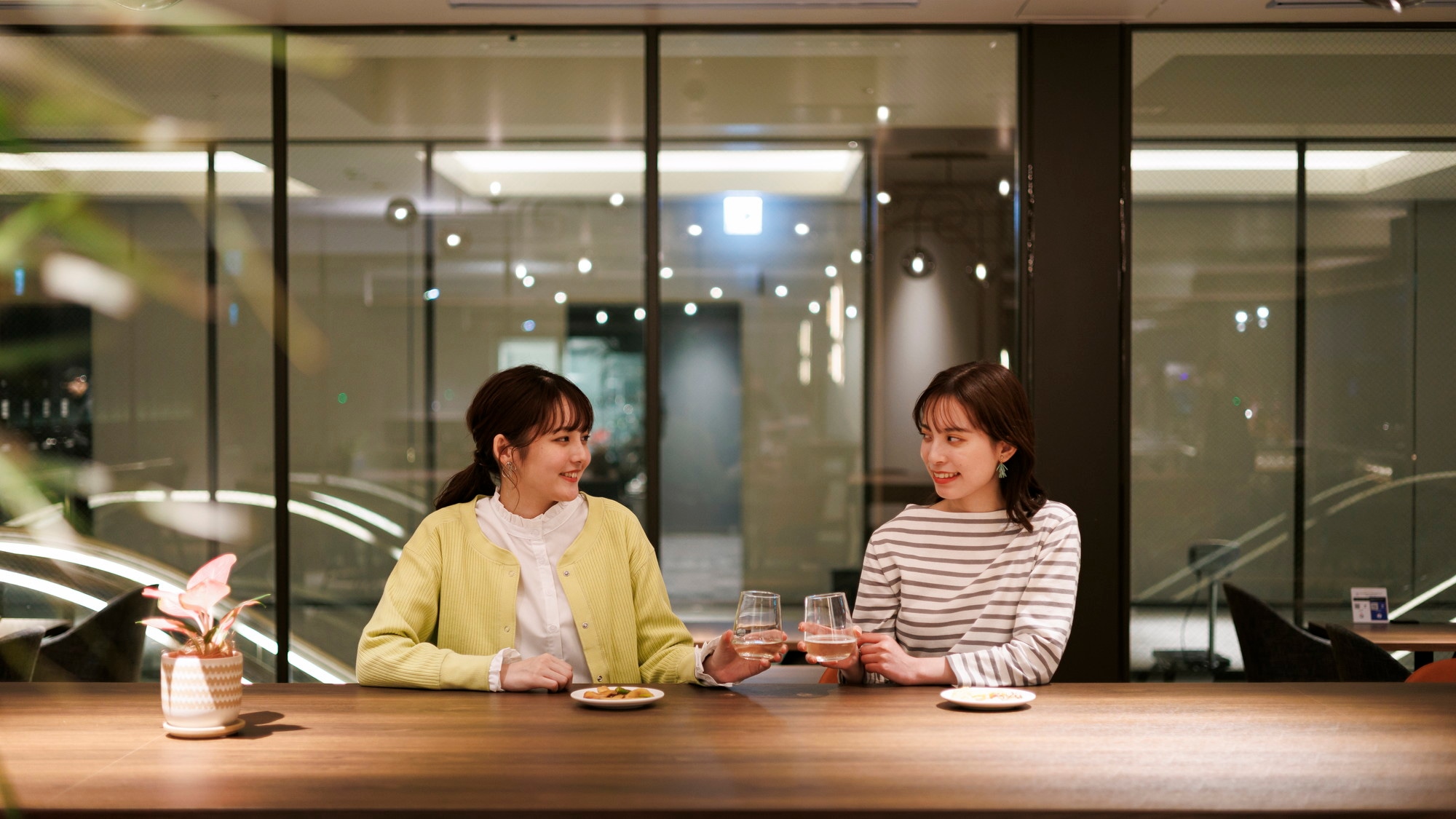 <Welcome Lounge> Giờ làm việc: 14:00-22:00