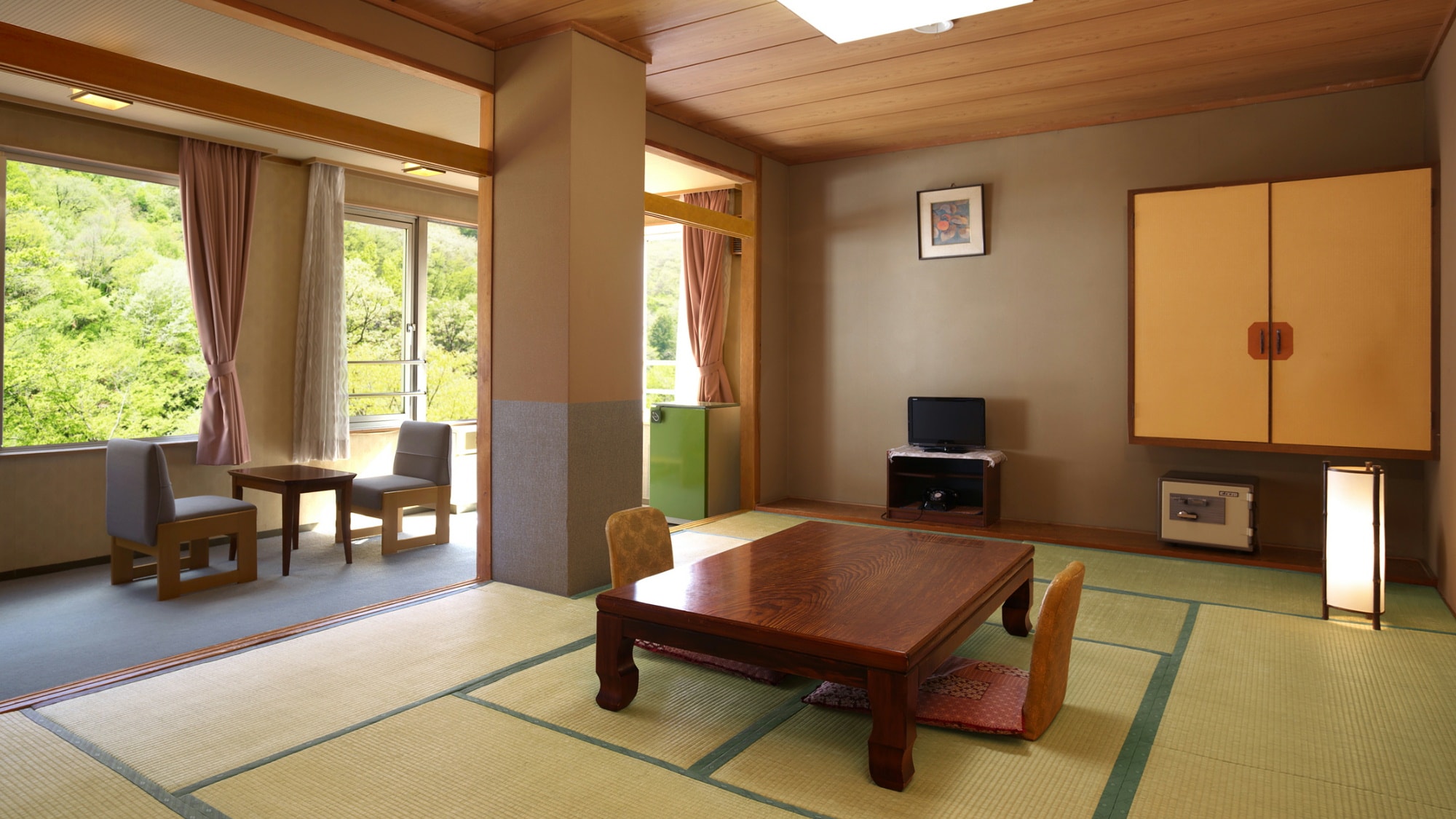 [Example of standard guest room] Please spend a relaxing time in a quaint Japanese-style room.