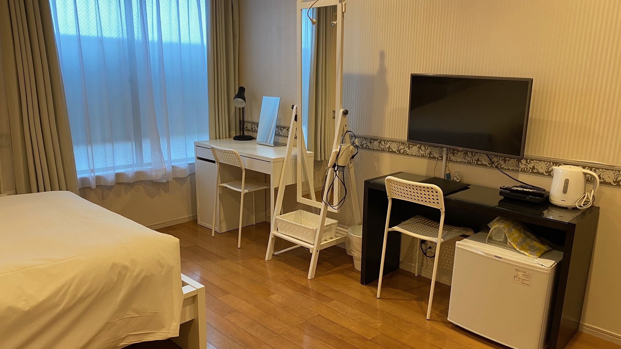 豪華半雙人間 701