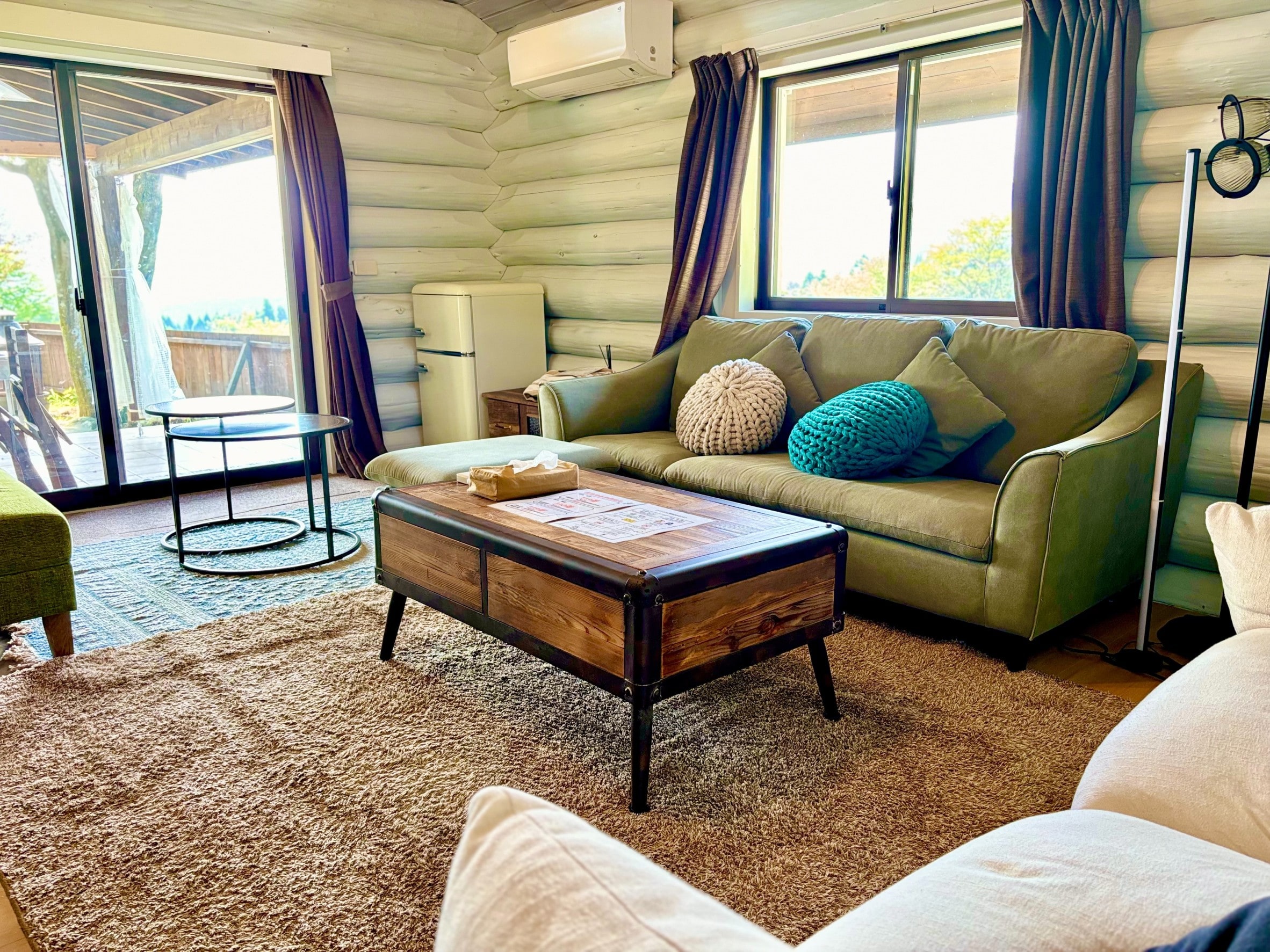 Log B: Interior