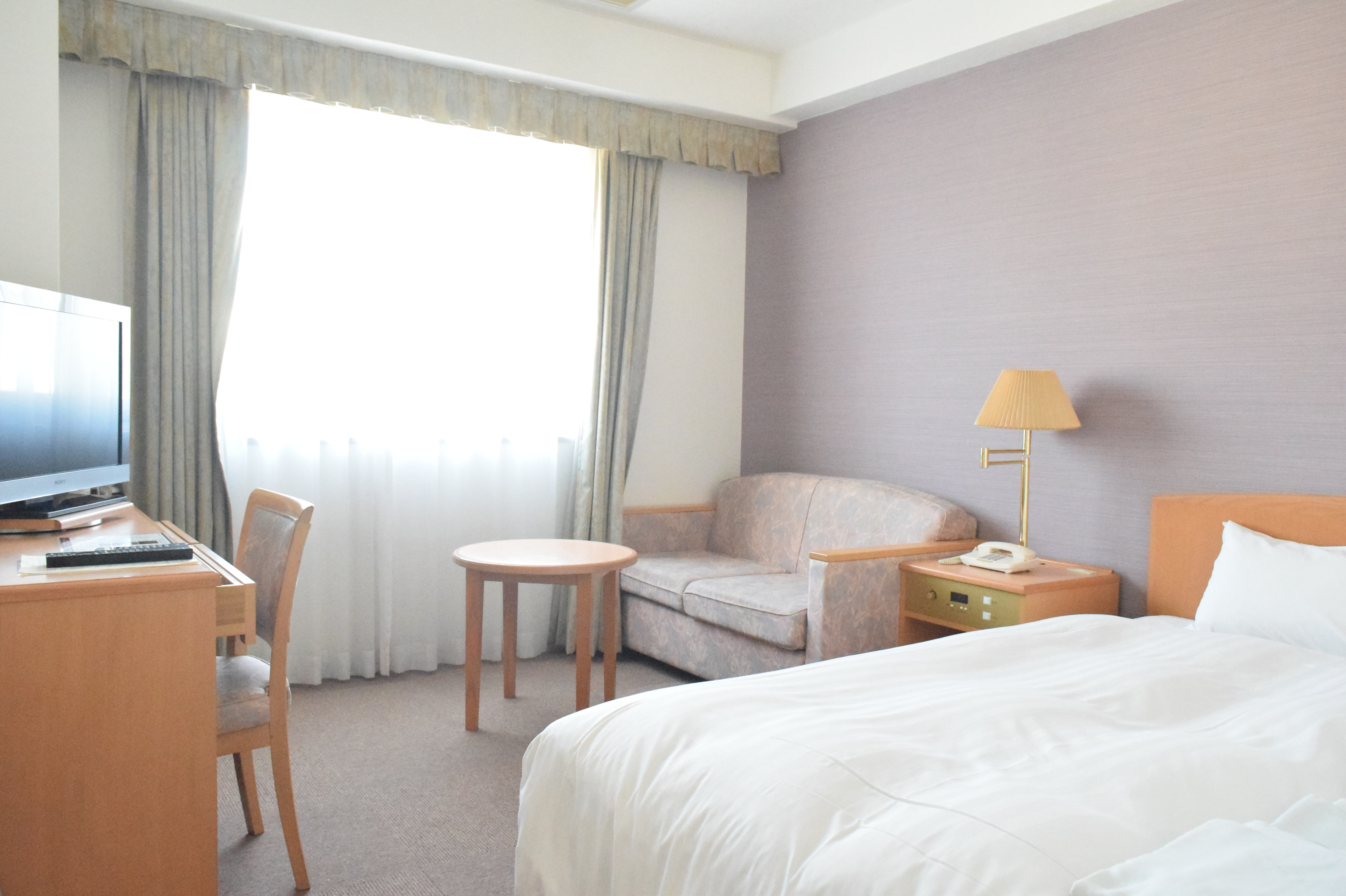 [Single Room C] [Double Room C] A 140 cm wide double bed is available in a spacious 18 m2 room.