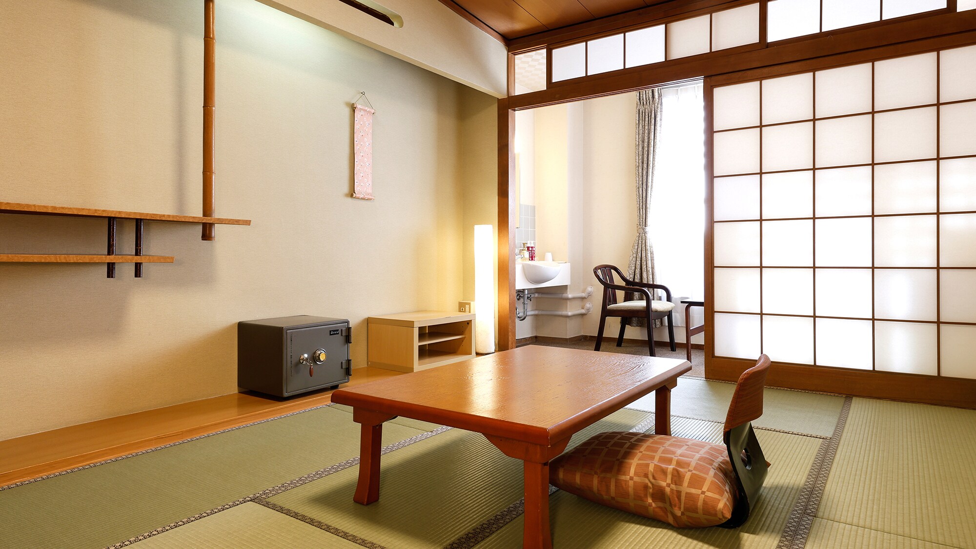 ■Phòng theo phong cách Nhật Bản rộng 7,5 chiếu tatami■Không gian ấm cúng và thư giãn.