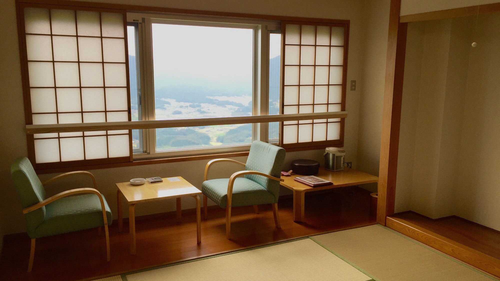 Japanese-style room with a view (8-10 tatami mats)
