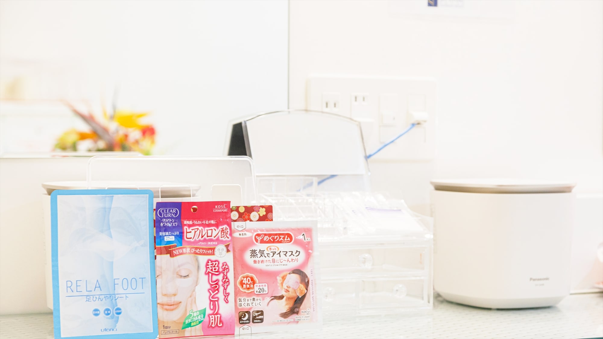 [For all guests] Facial equipment, Nano Care hair dryer [For women] Ample amenities, etc.