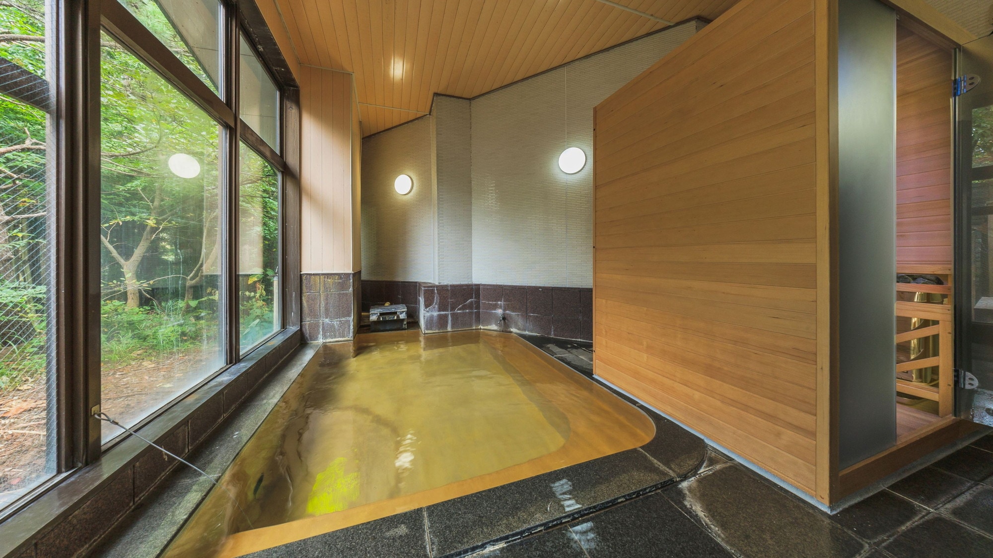 Open-air bath with sauna "Fugetsu"