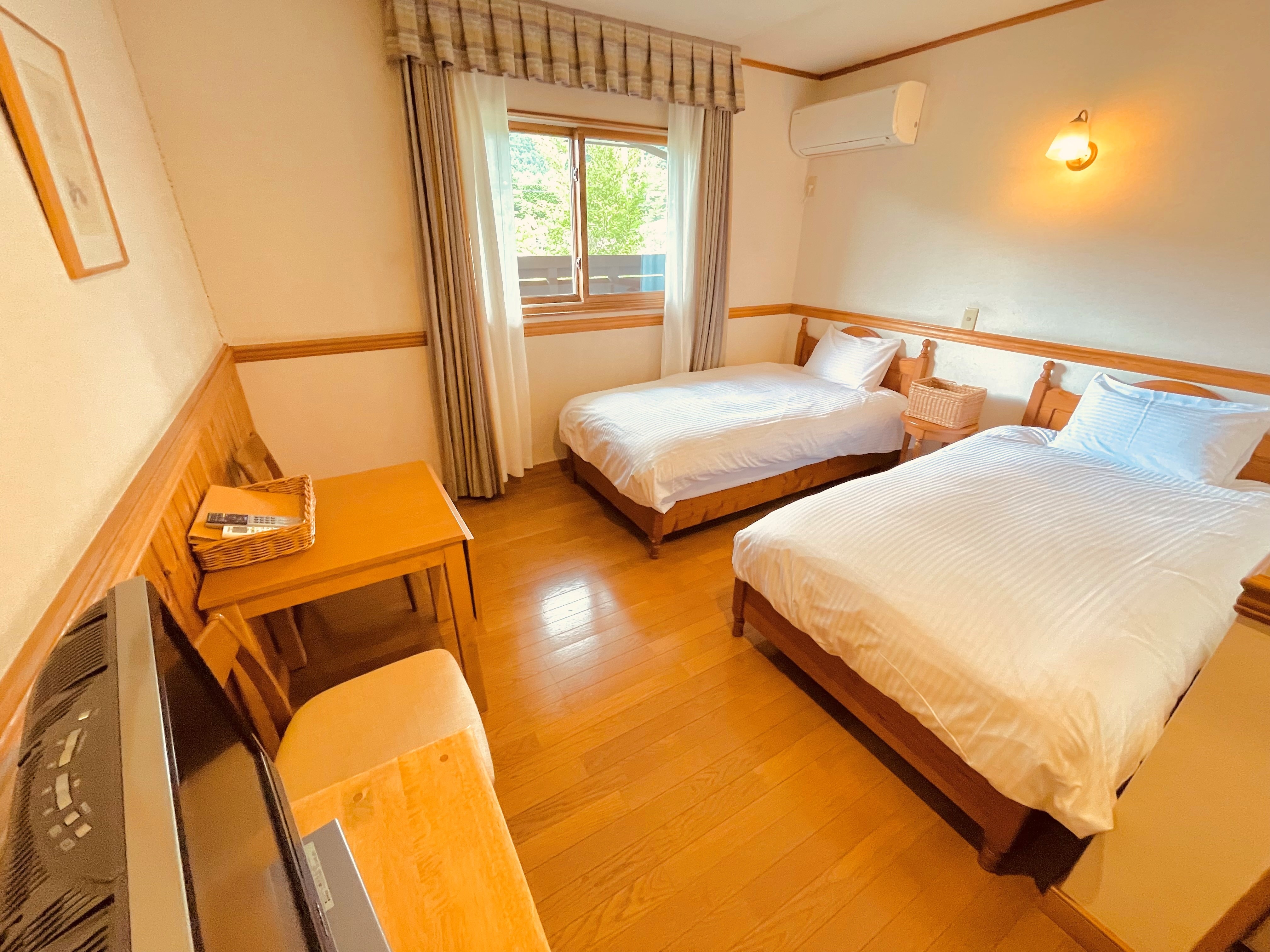 Twin room 2