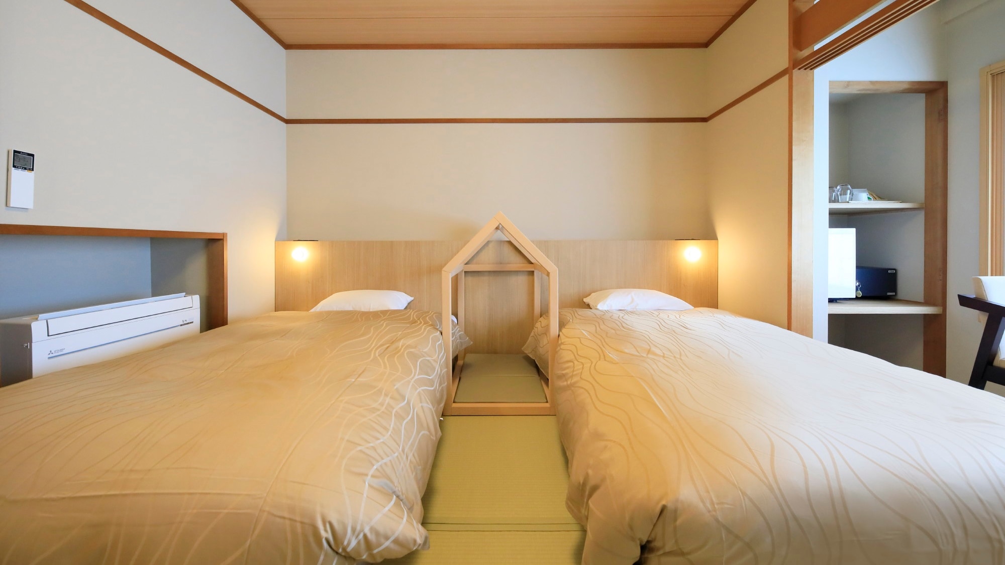 Japanese-style twin room (8 tatami mats)