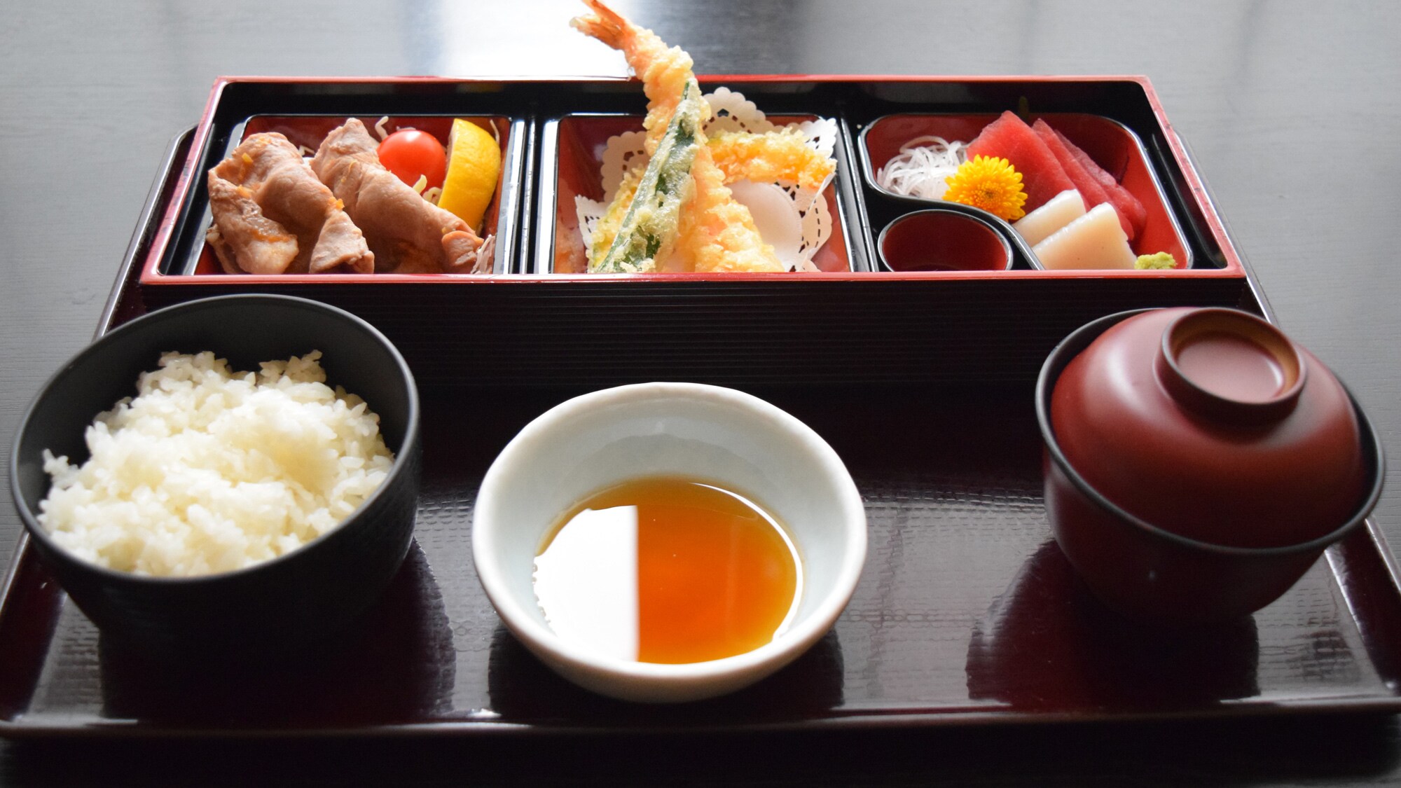 ข้อเสนอจำกัดเวลา: แผนบริการอาหารค่ำฟรี