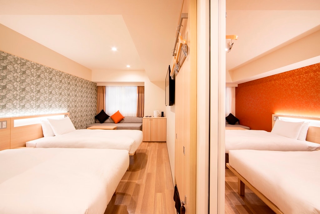 Connecting room