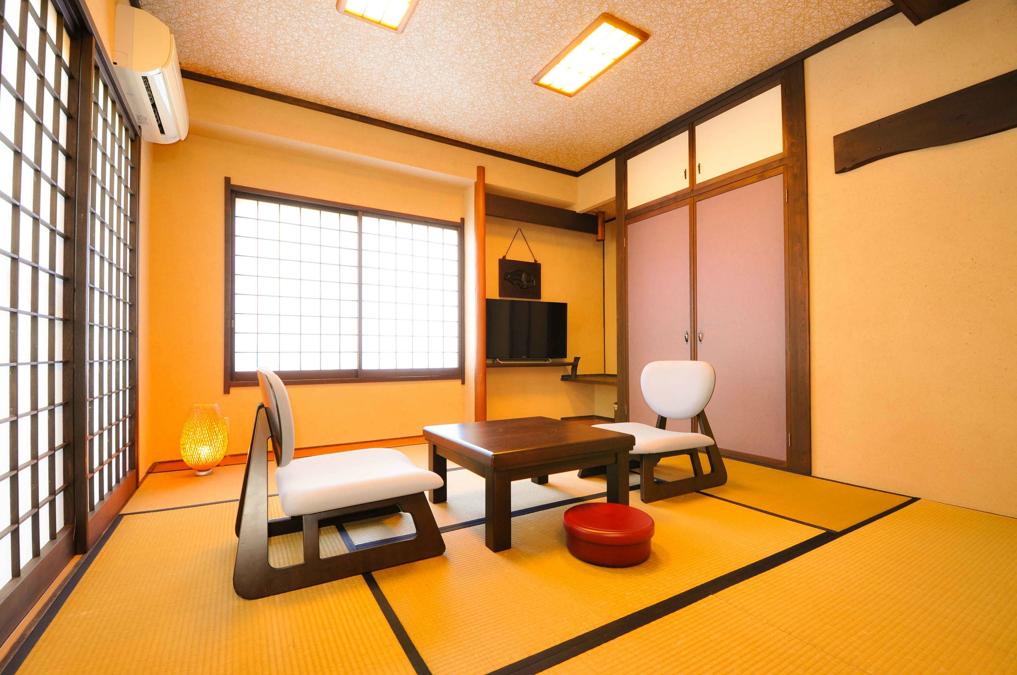Japanese-style room, 8 tatami mats