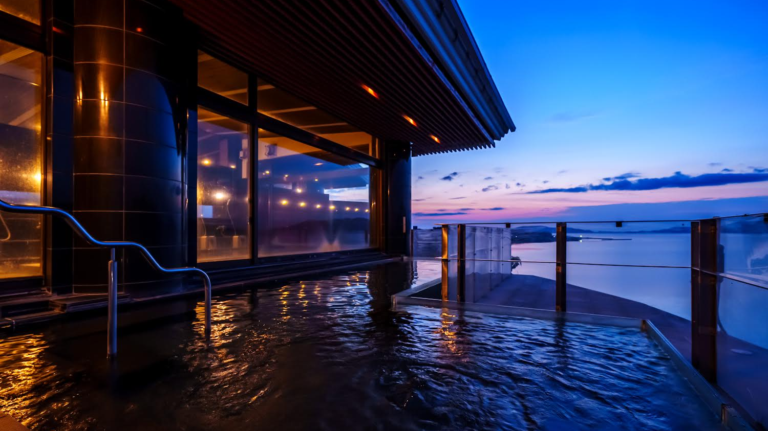 Panoramic large bath (Genso no Yu/open-air bath)
