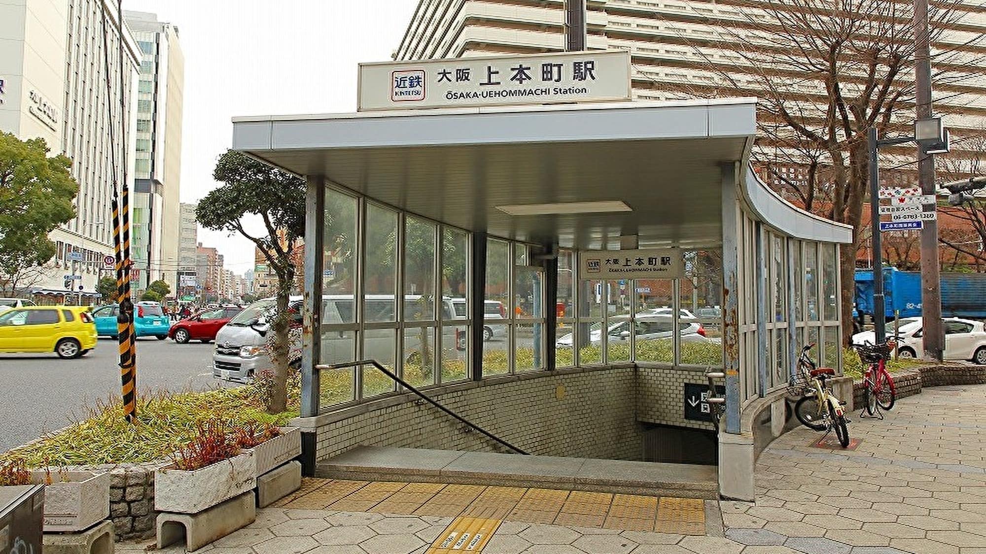 Exit 8, ground level