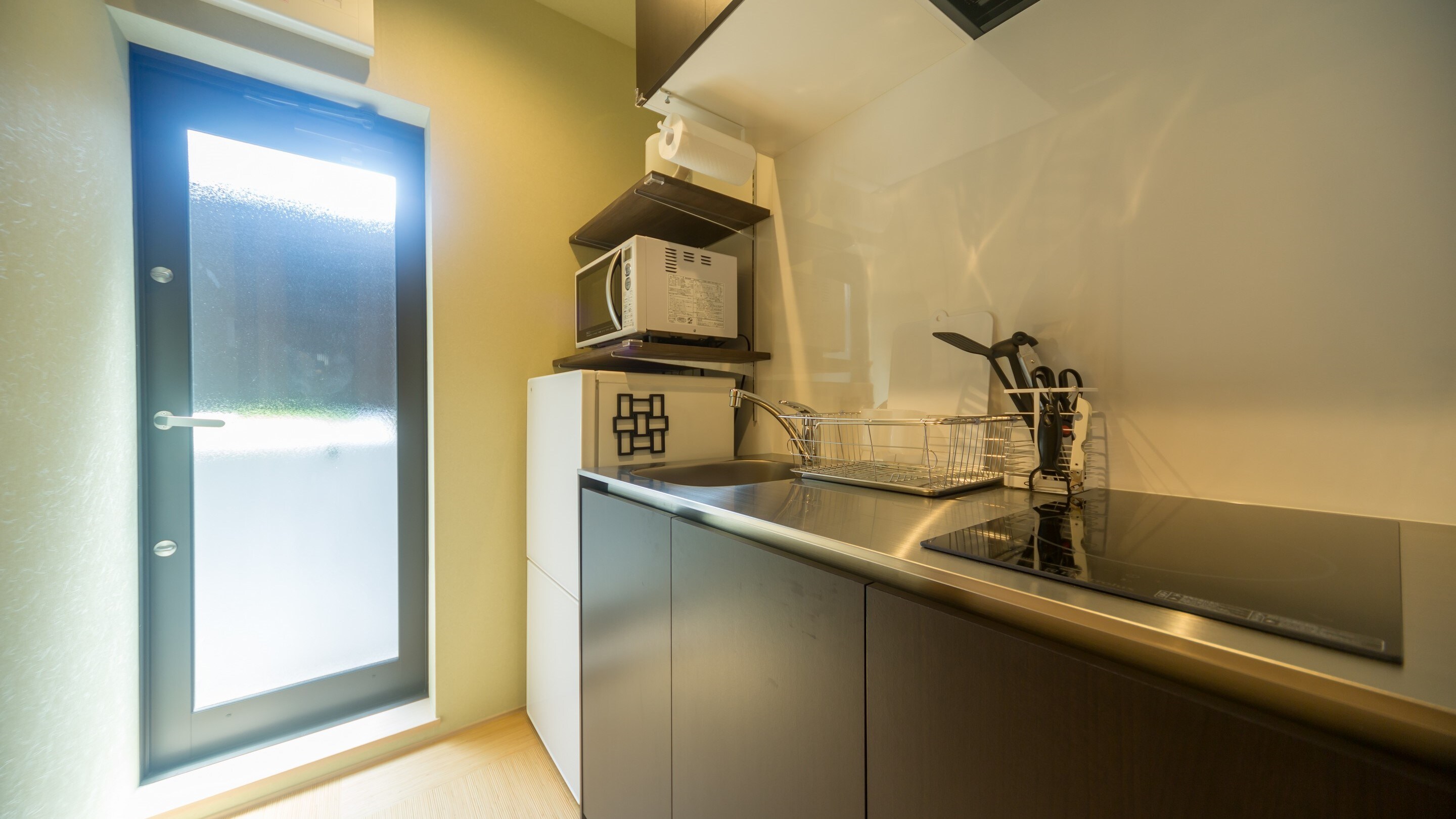 Kitchen [Annex Suite]