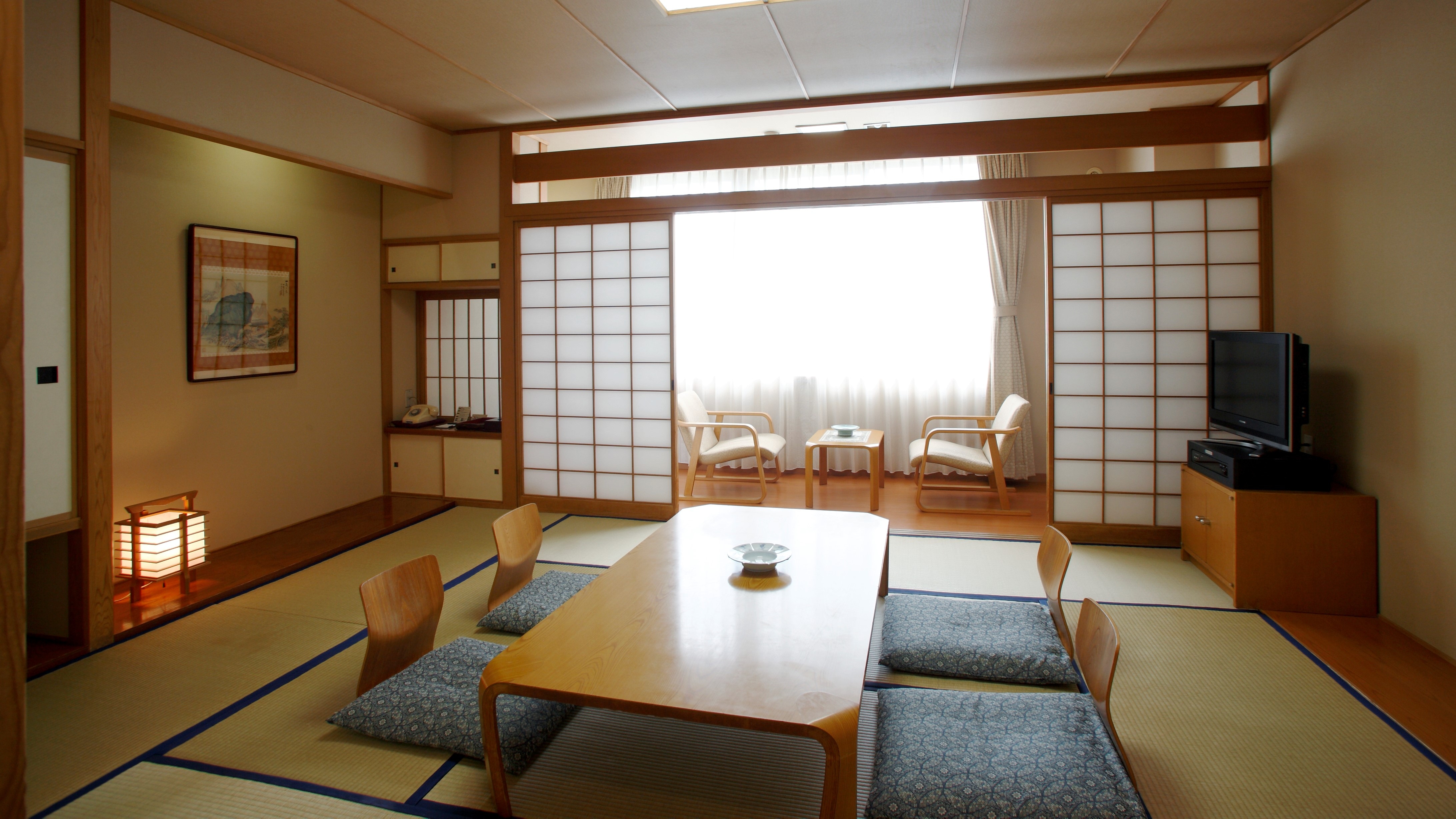 ◆ 10 tatami Japanese-style room / Please spend a relaxing time in the tatami room where Japanese people calm down and in the pure Japanese style. (Example of guest room)