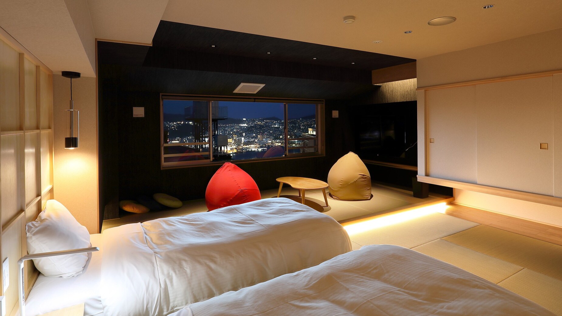 Japanese-Western style room with night view [Barrier-free]