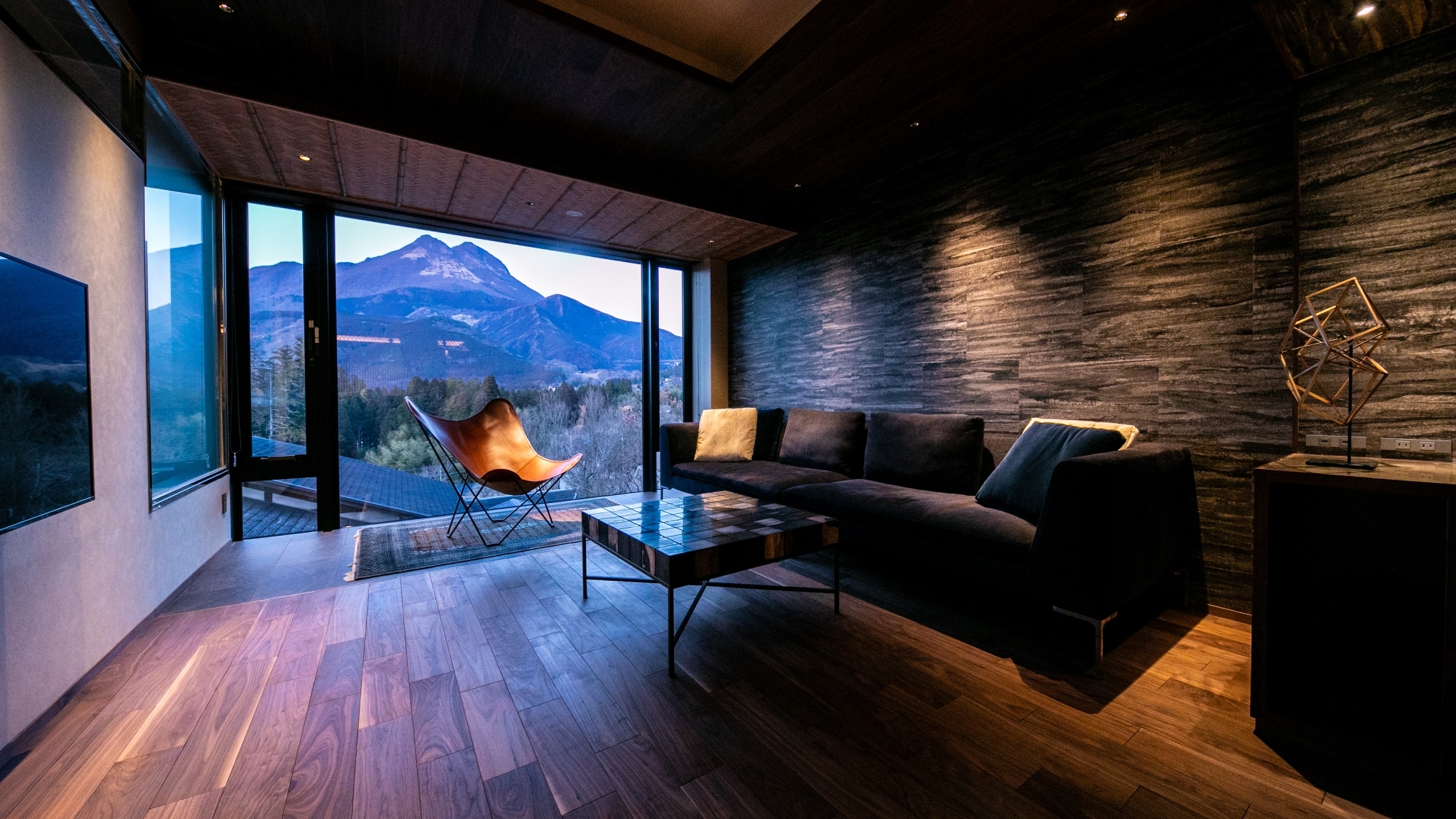 Yufudake view [with semi-open-air bath] Luxury suite