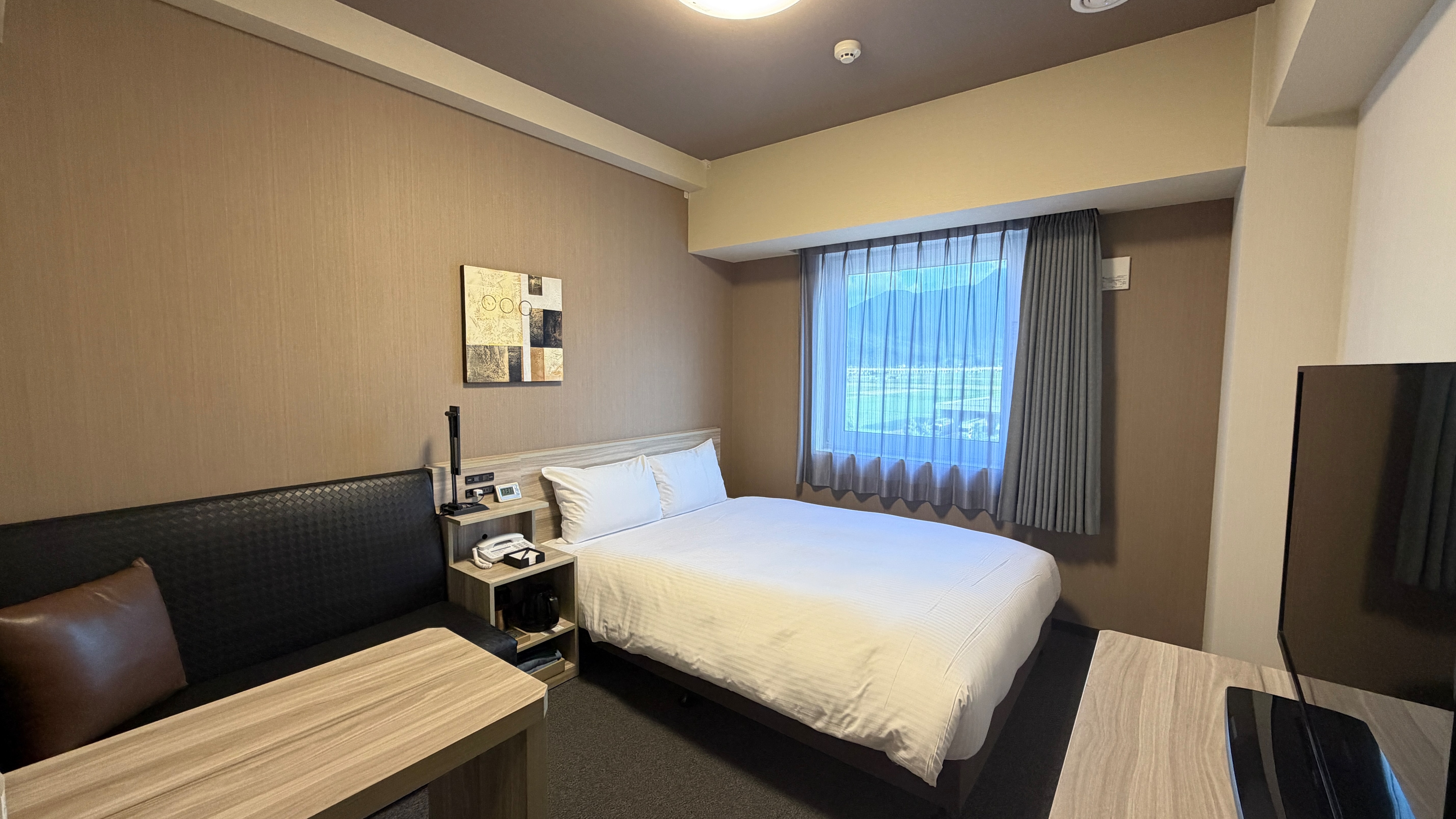 Standard Semi-Double Room ①