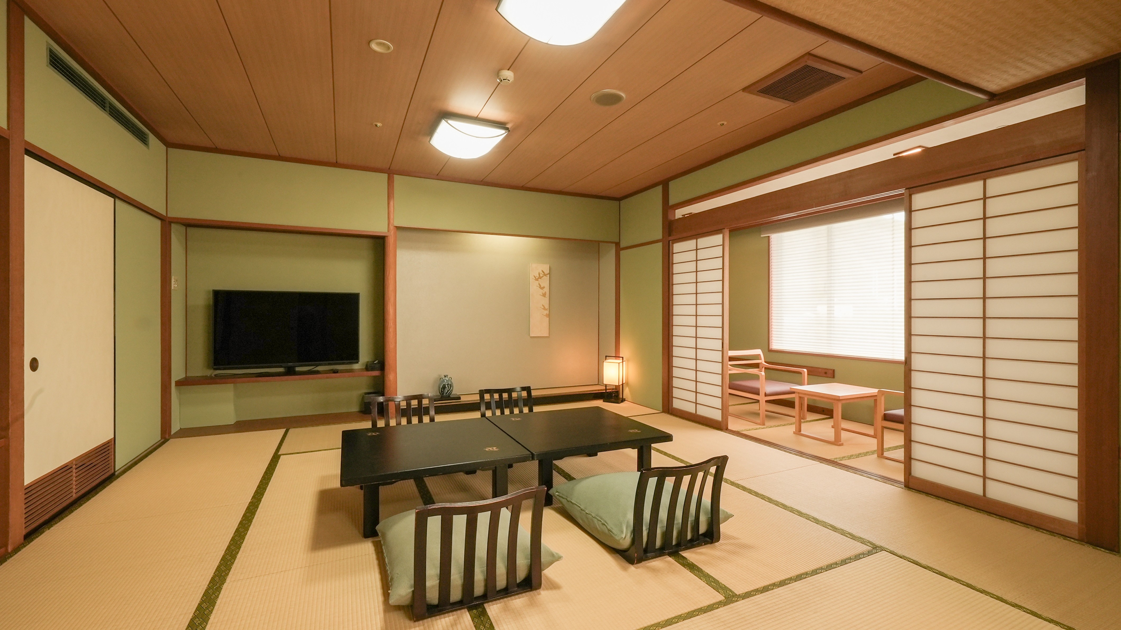20-tatami Japanese-style room (Japanese garden side)