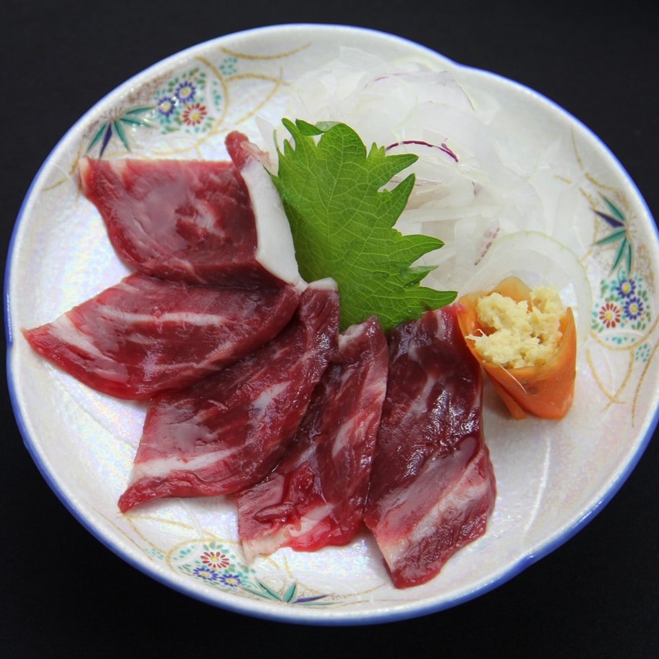 Thịt ngựa sống
