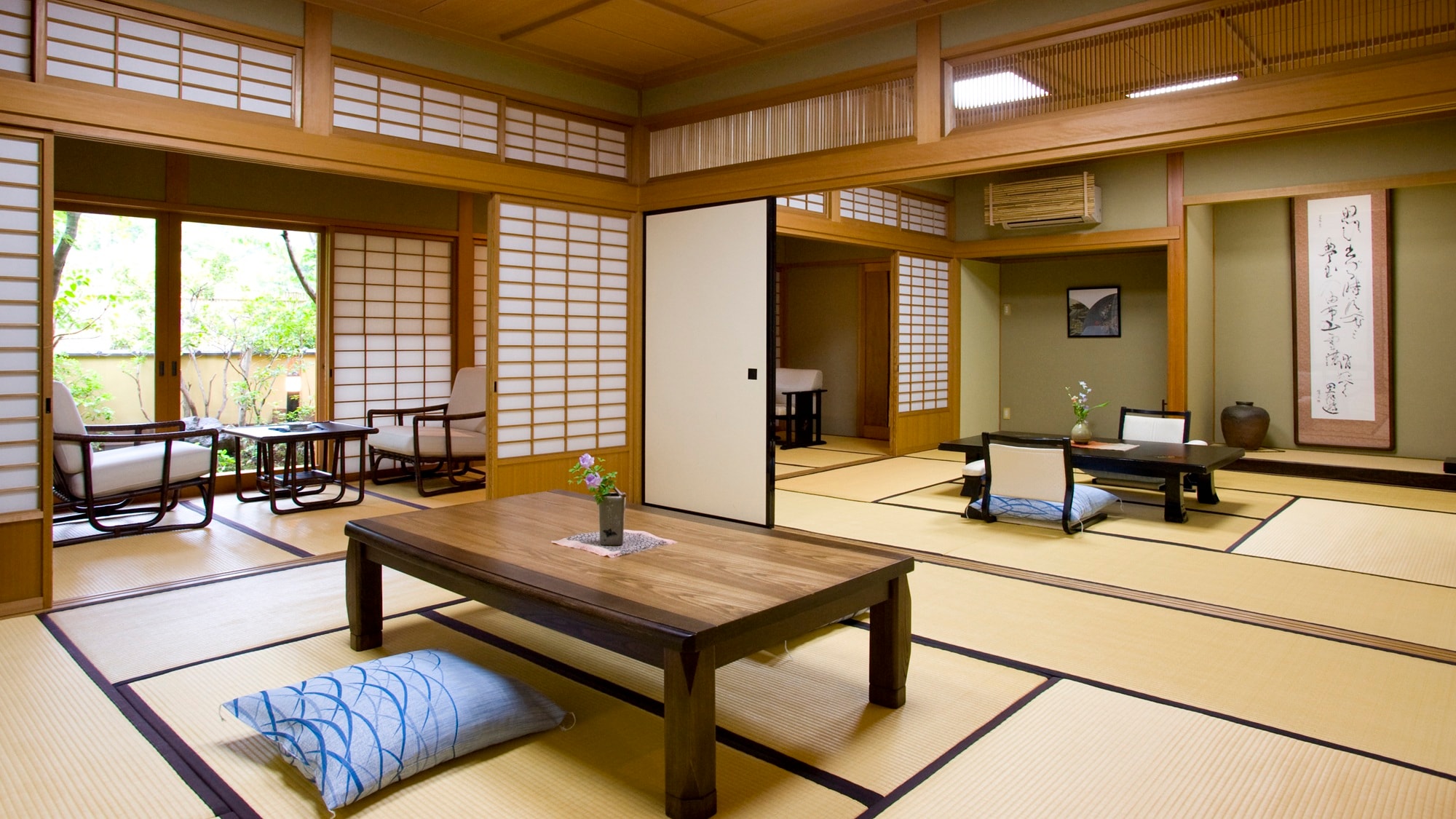 1st floor: Open-air bath, Japanese-style room 8 tatami mats + 8 tatami mats + wide veranda