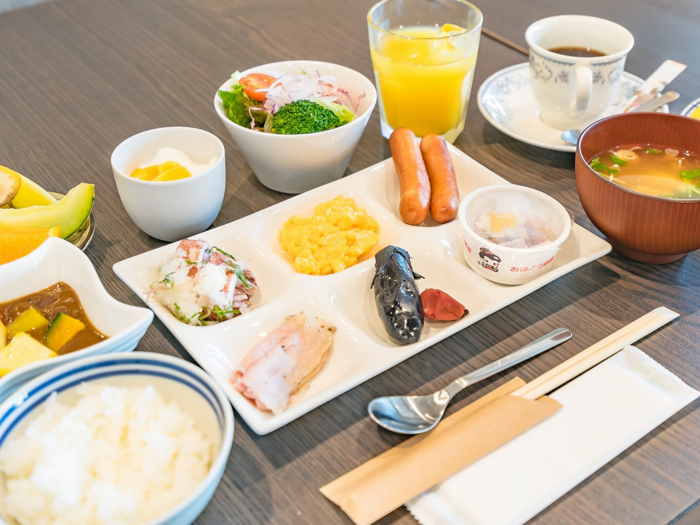 Breakfast buffet arrangement example