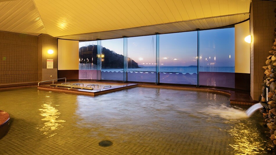 [Hagi Shigetsu Onsen] Panorama view Large communal bath / Natural hot spring with a private source pumped from 1500m underground ♪ A truly spectacular view!