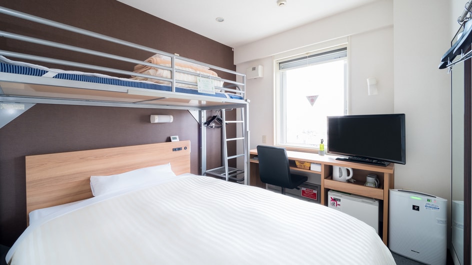Double bed and loft bed